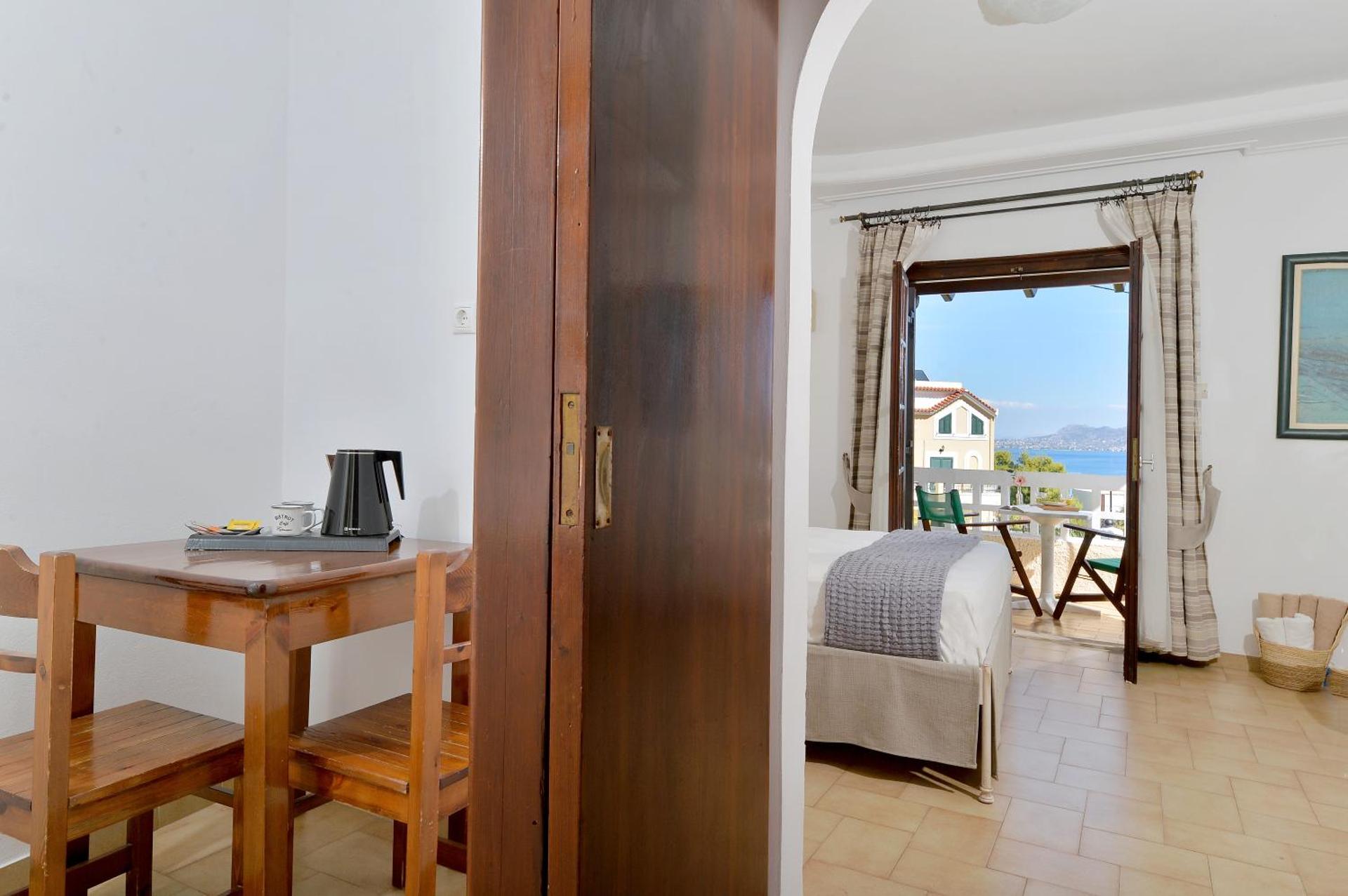 Vasilaras Hotel - Photo 10