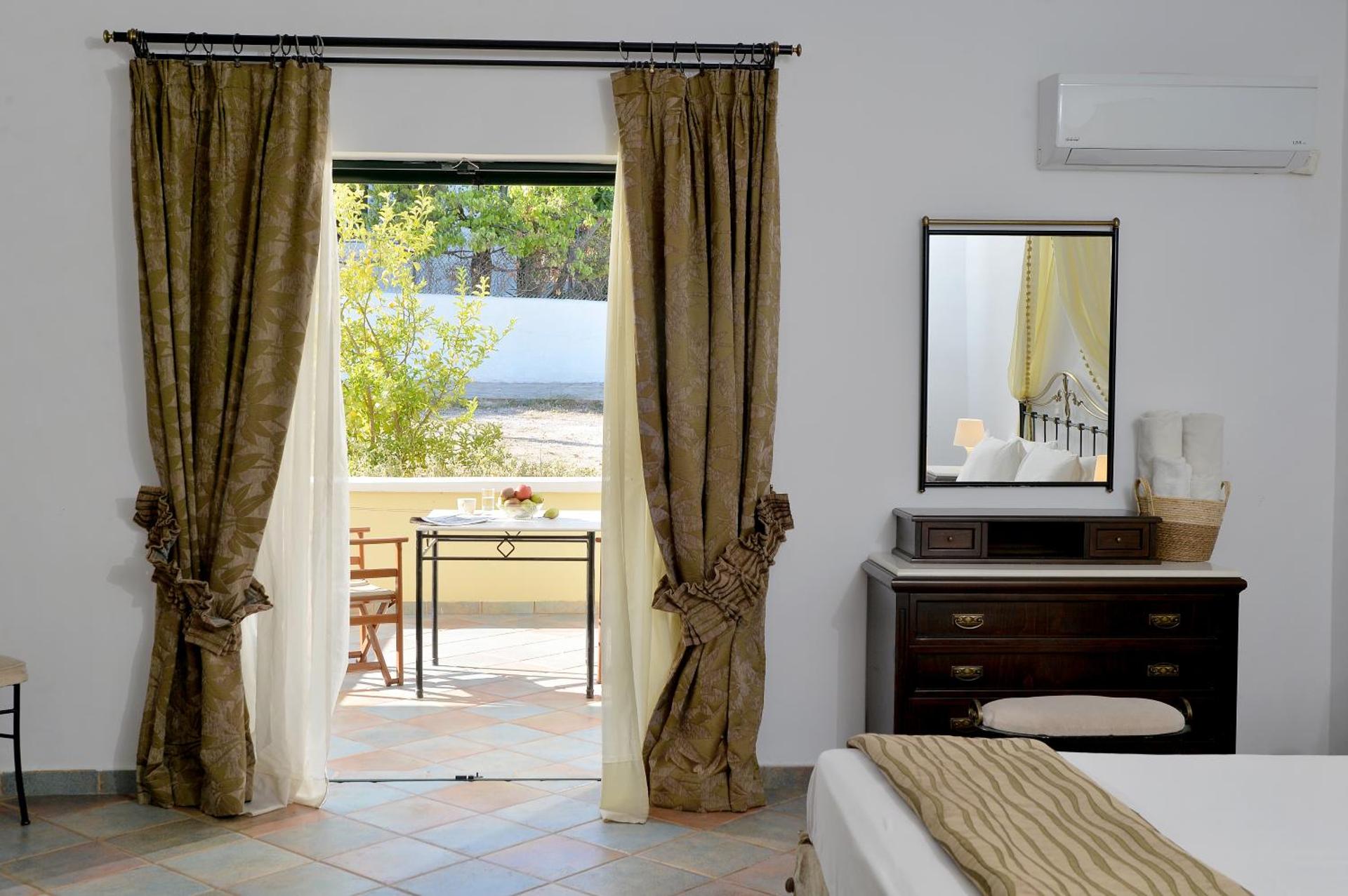 Vasilaras Hotel - Photo 32