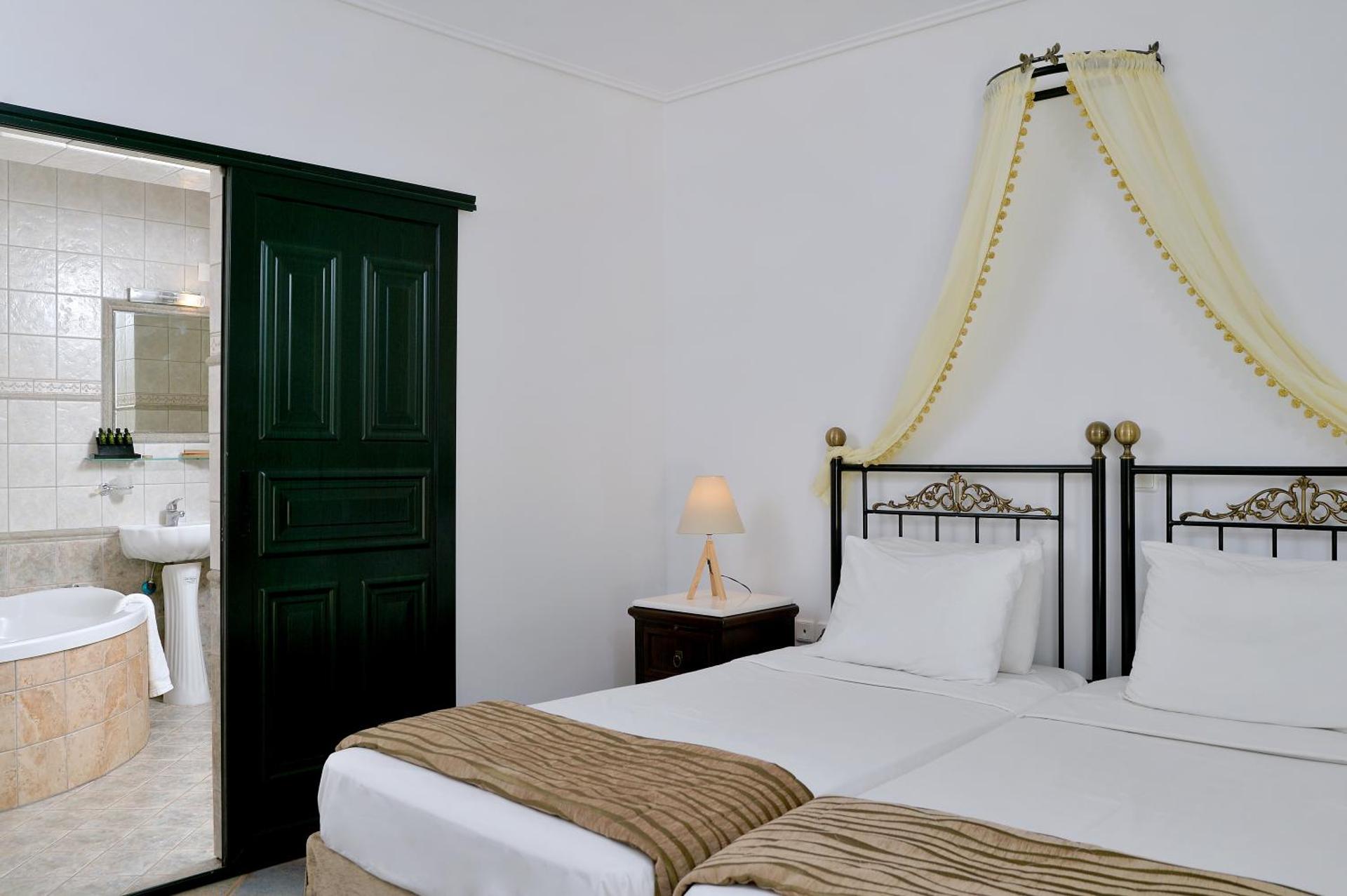 Vasilaras Hotel - Photo 37