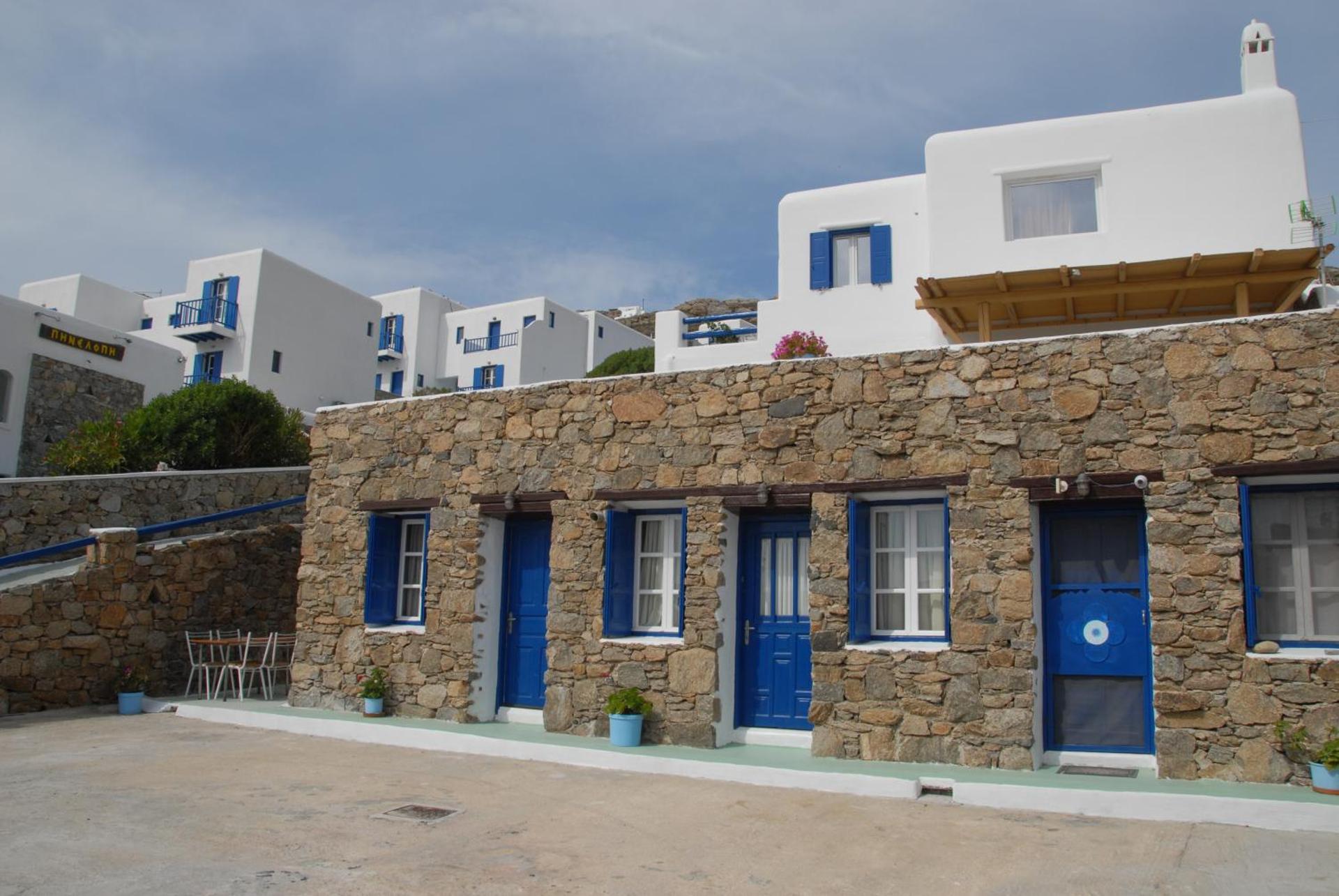 Adonis Rooms - Photo 21