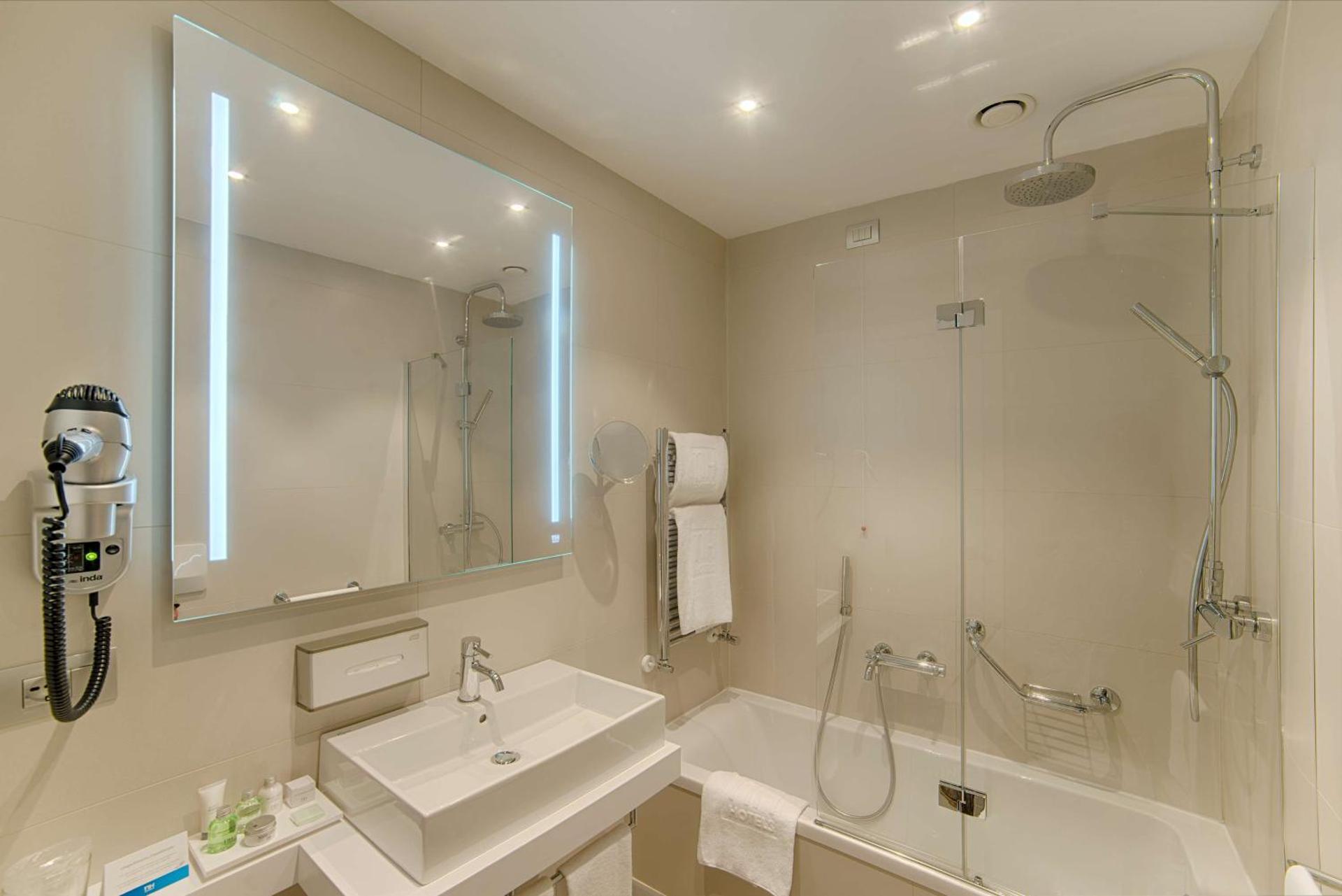 NH Torino Centro - Photo 47