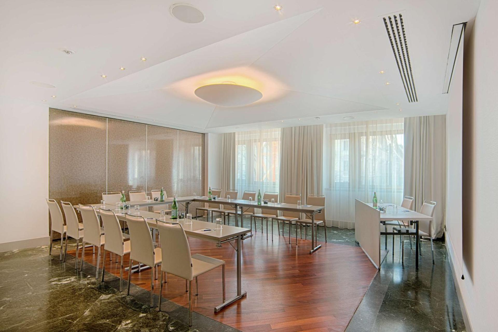 NH Torino Centro - Photo 4