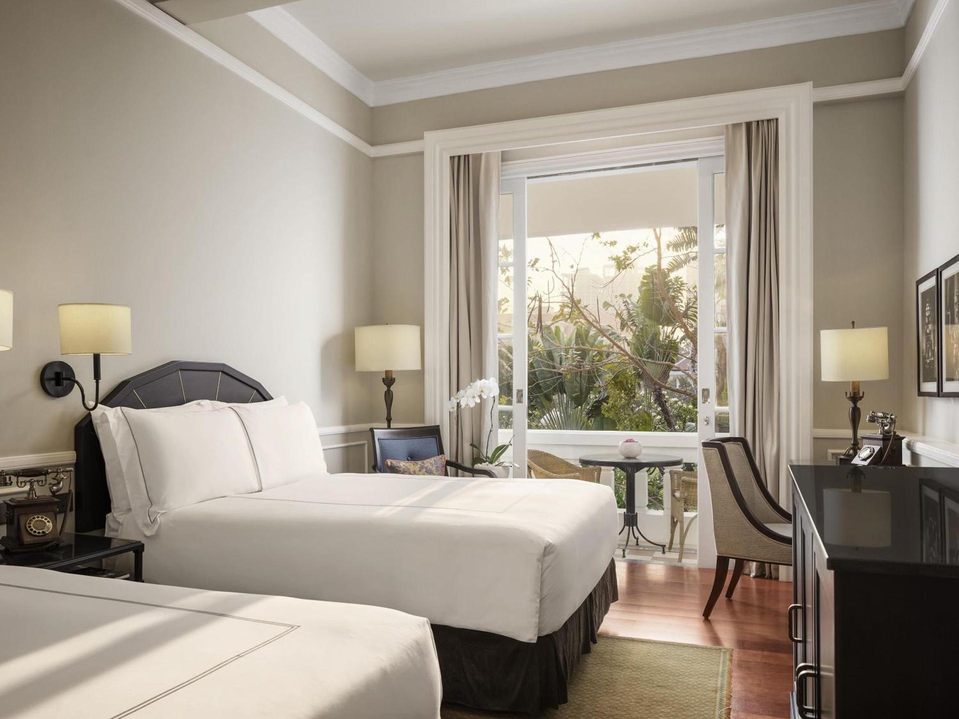 State Twin Room with Pool View