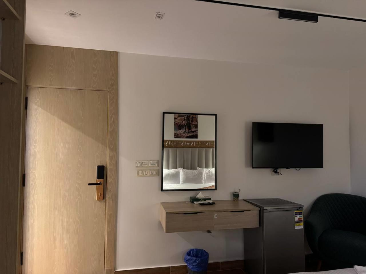 Nefertiti Royal Hotel - Photo 25