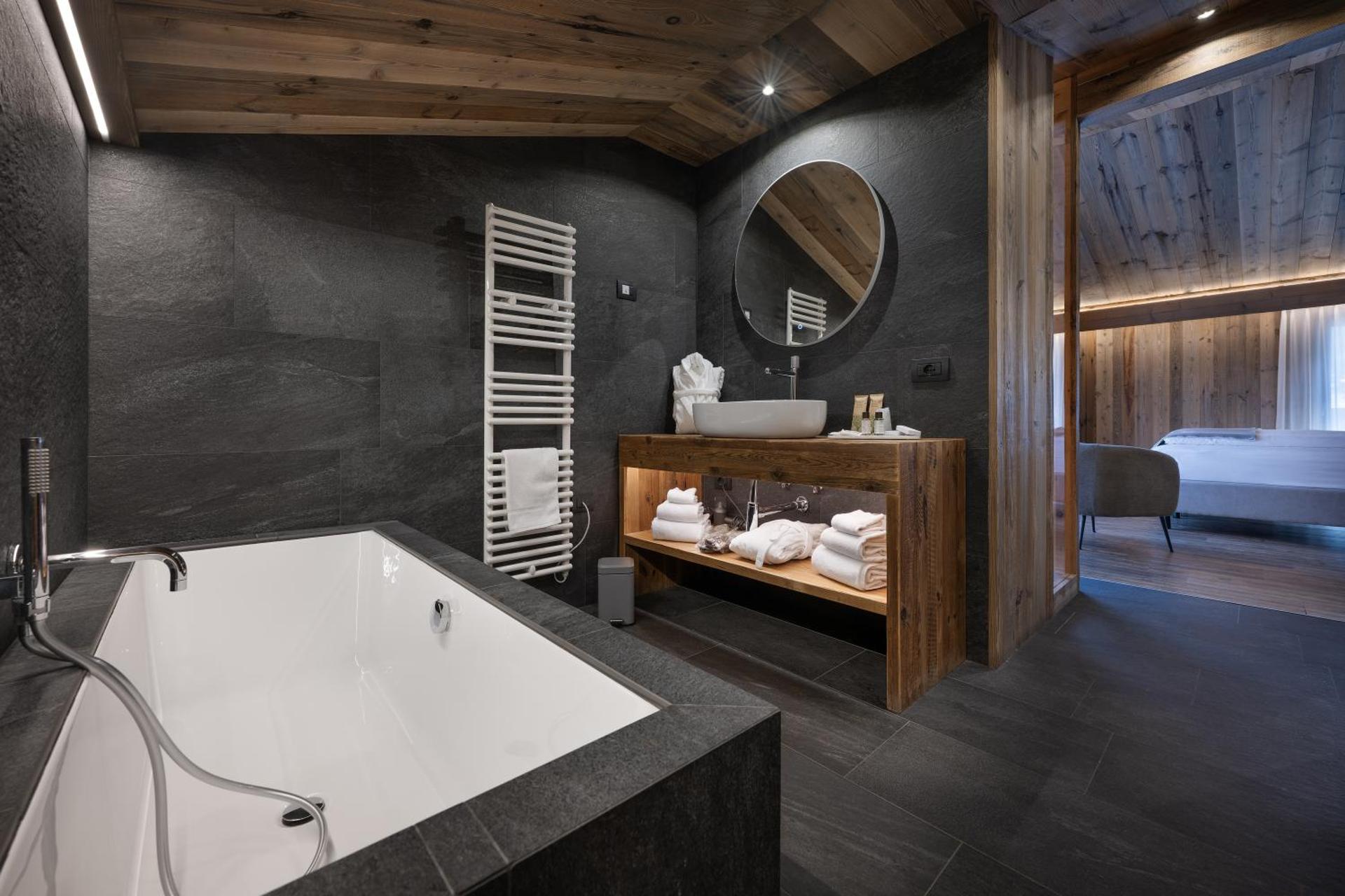 Hotel Piccolo Tibet - Photo 91