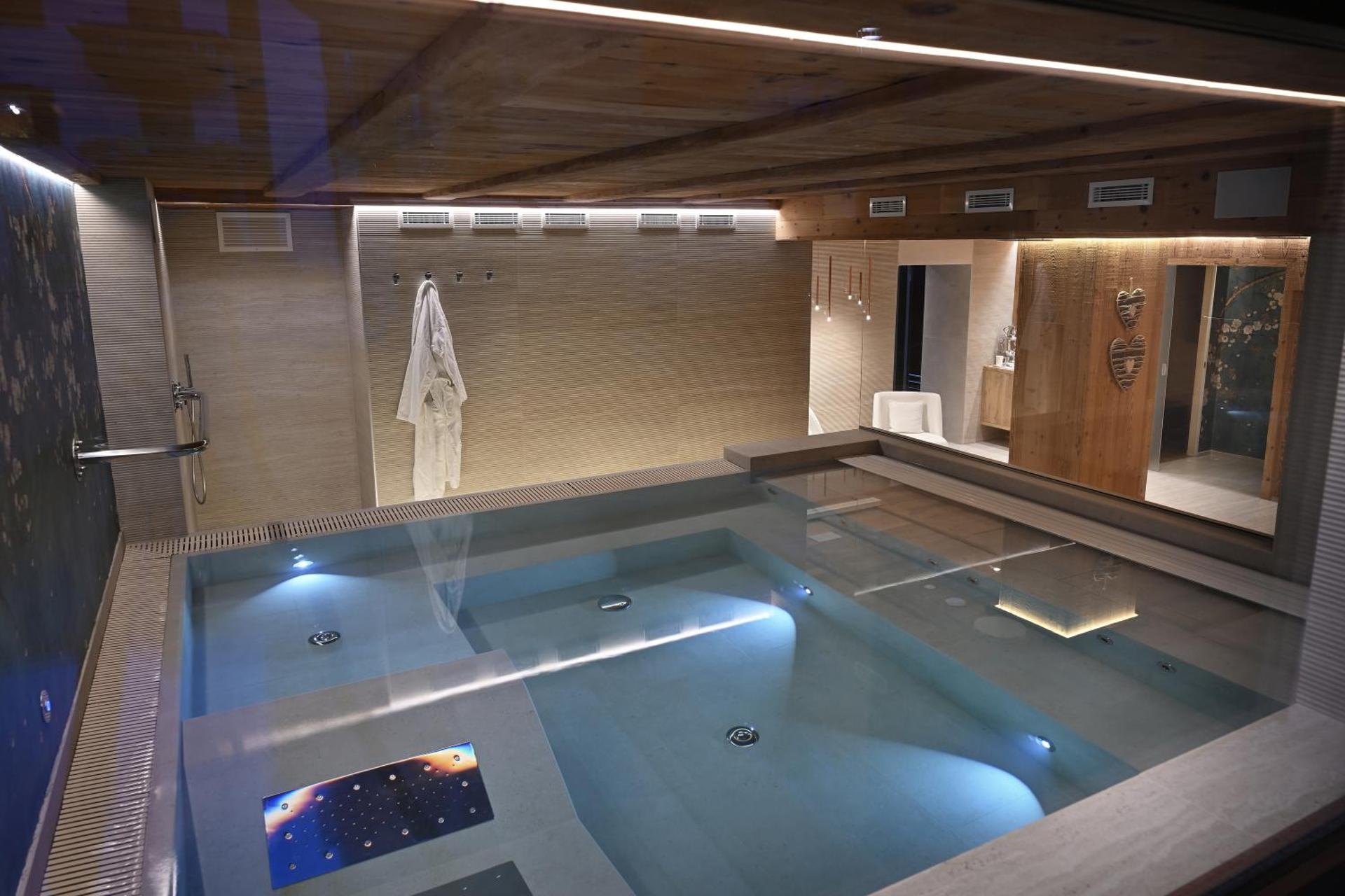 Hotel Piccolo Tibet - Photo 172