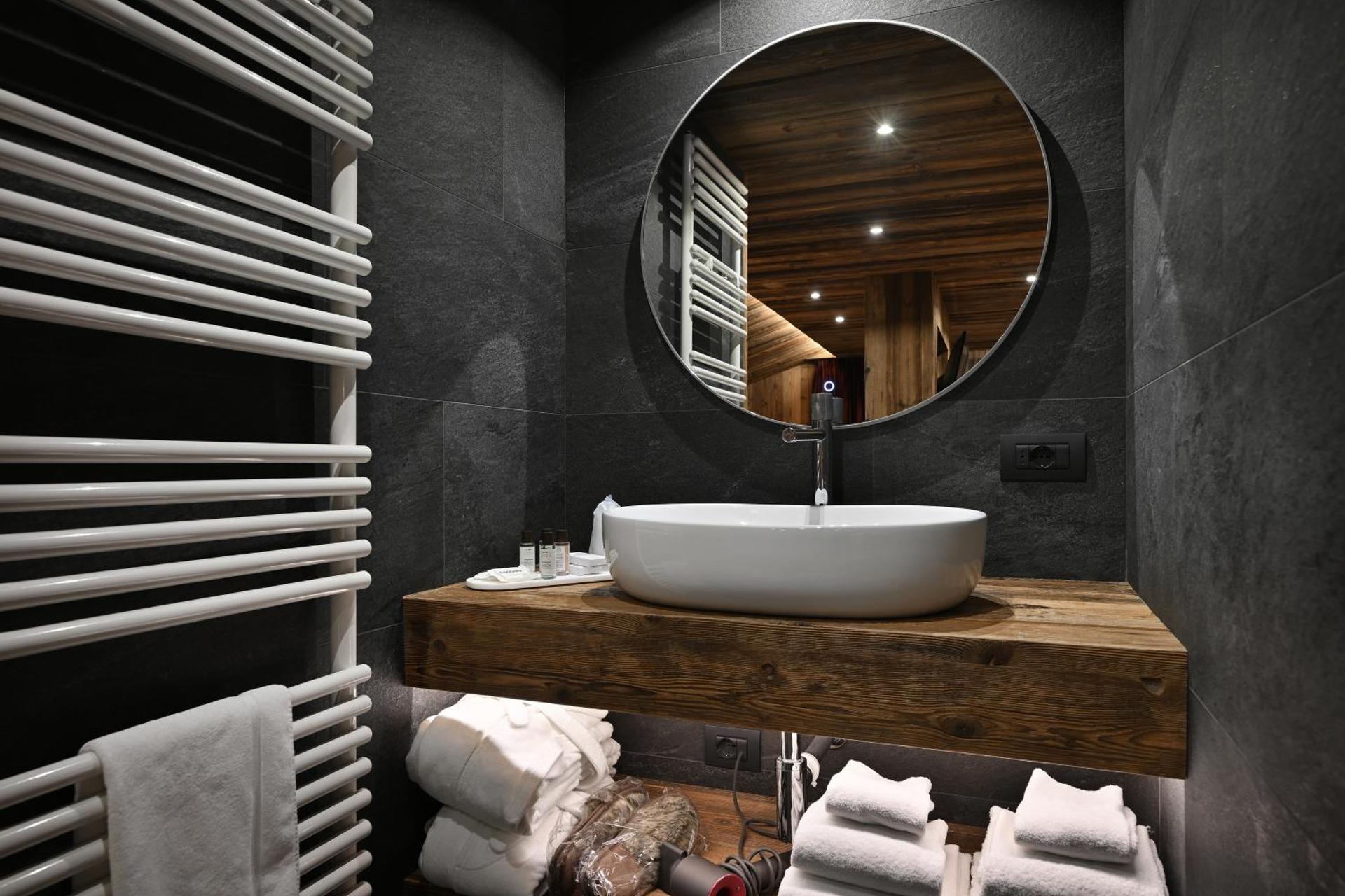 Hotel Piccolo Tibet - Photo 113