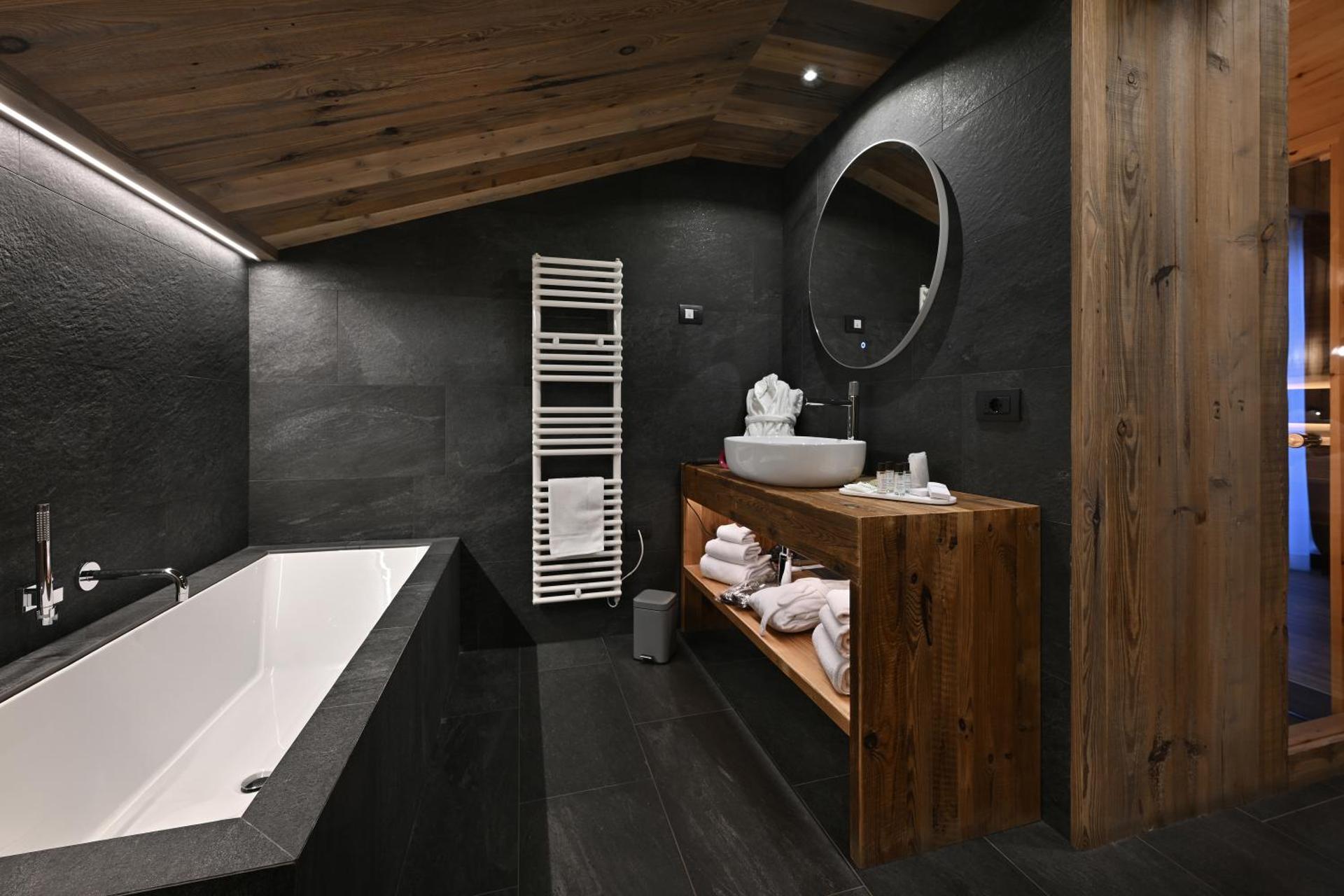 Hotel Piccolo Tibet - Photo 96