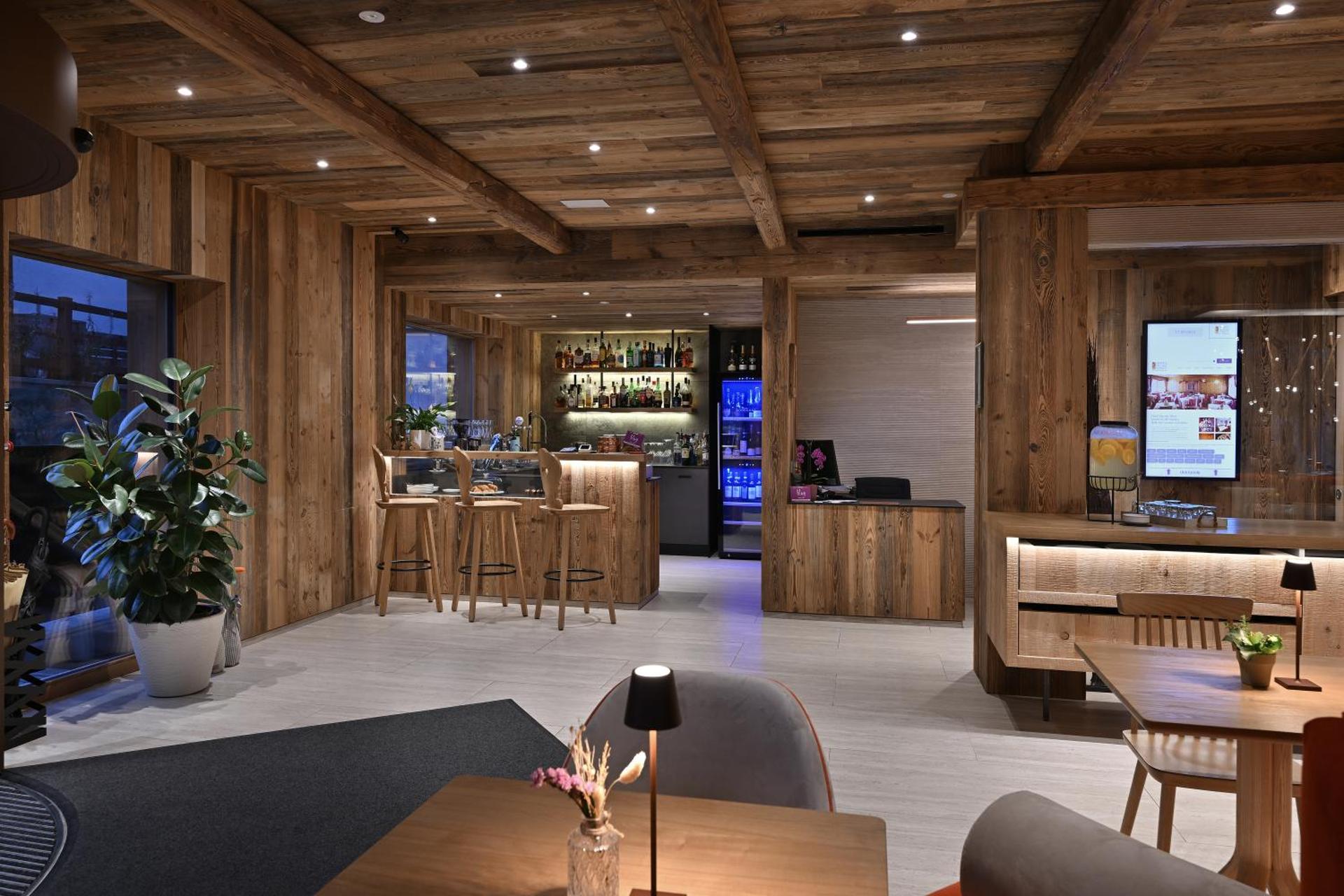 Hotel Piccolo Tibet - Photo 192