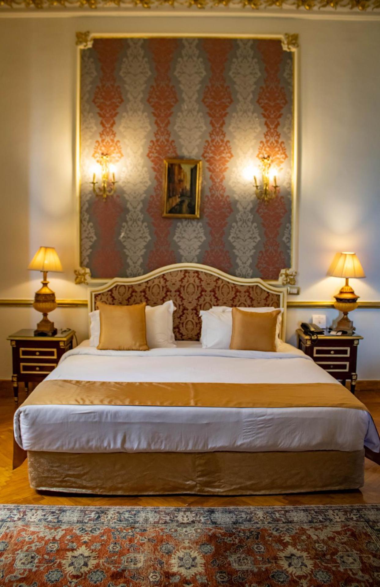 Golden Royal Suite Direct Sea View