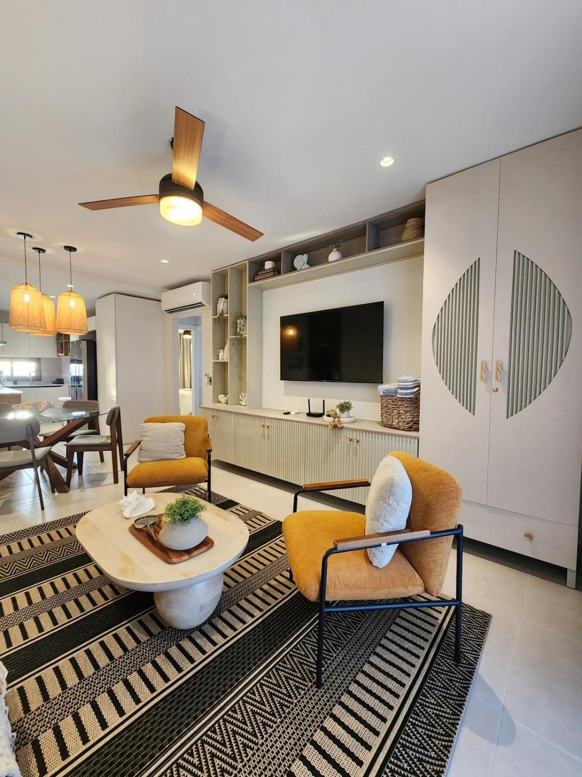 Luxury Beachside Retreat & Private Plunge Pool - Photo 25