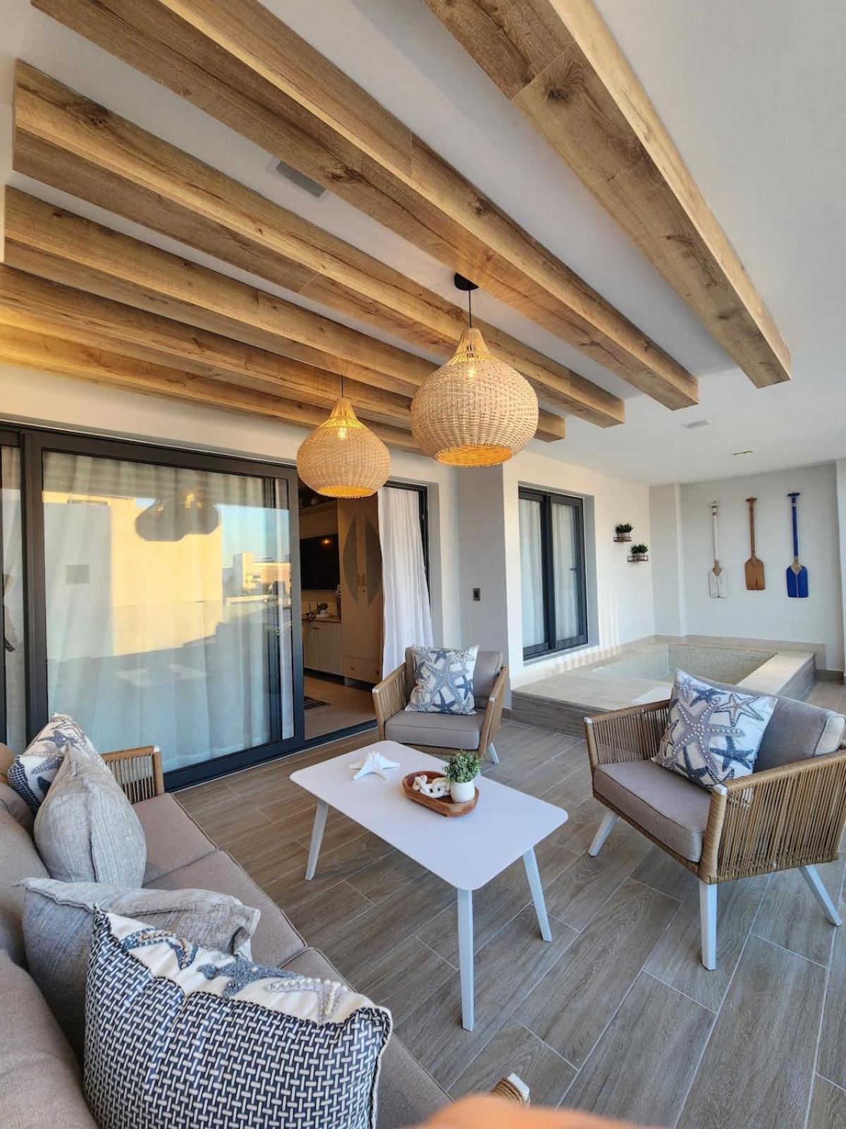 Luxury Beachside Retreat & Private Plunge Pool - Photo 12