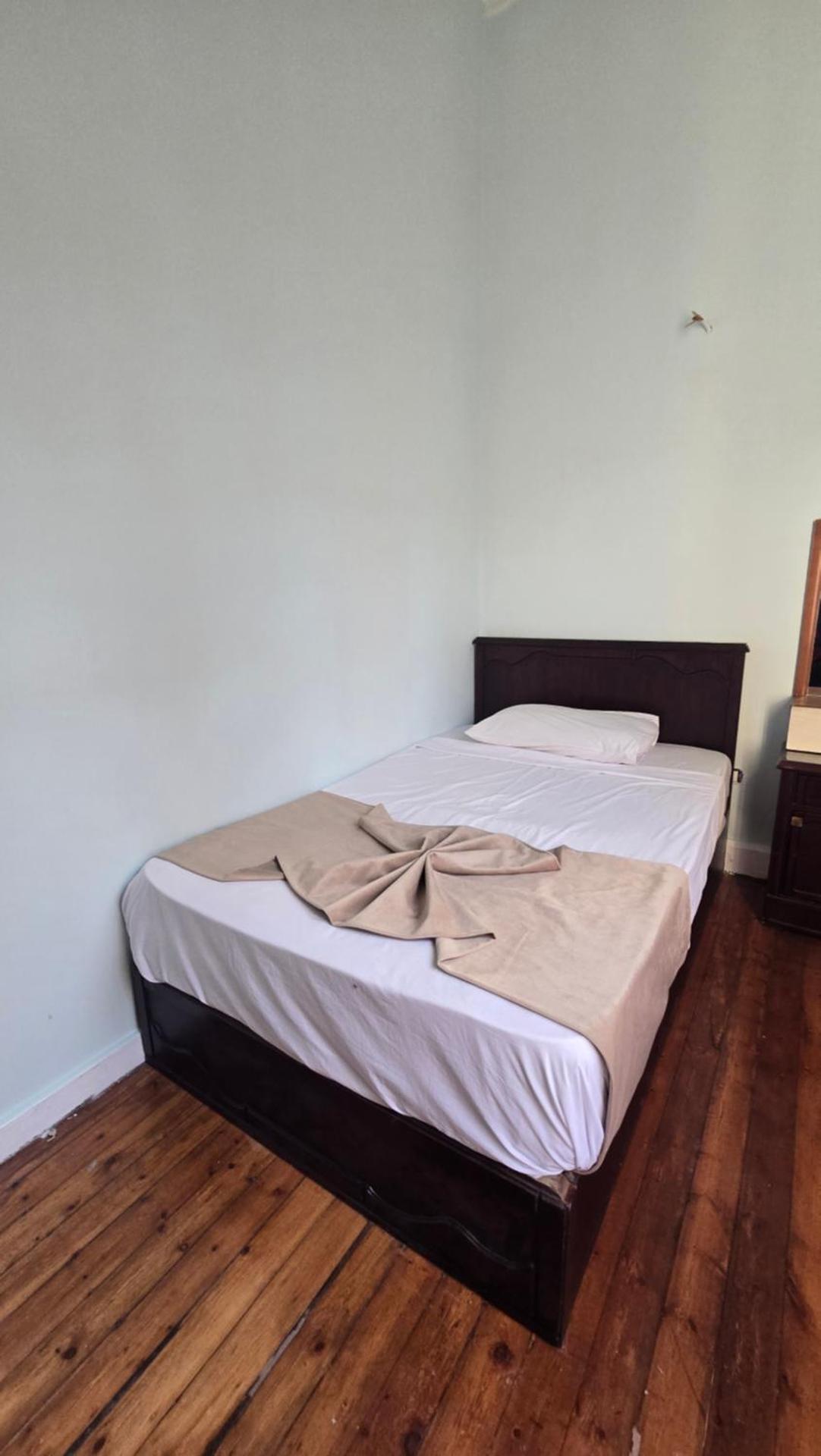 Single Room with Shared Bathroom