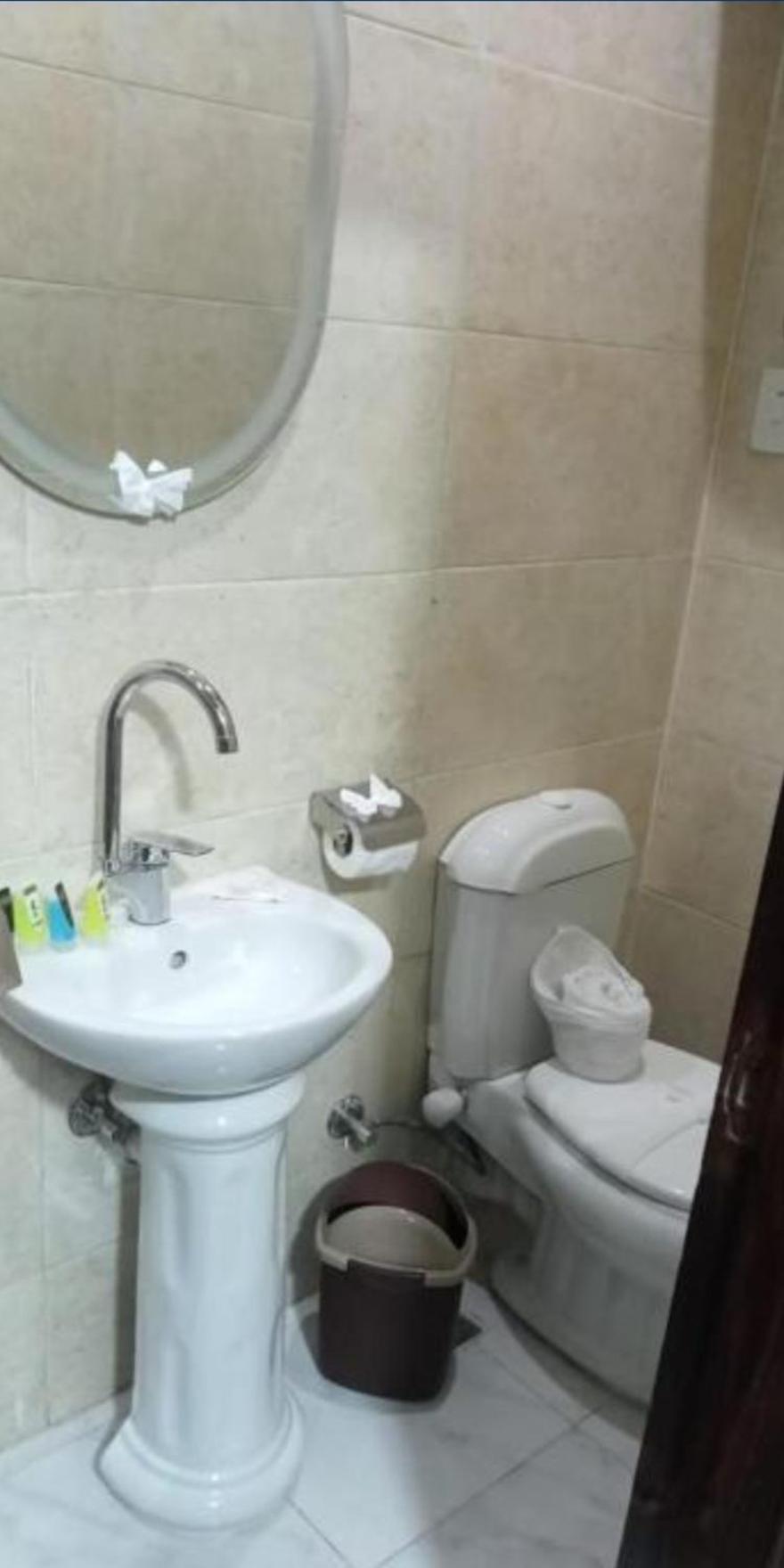 Falcon pyramids inn - Photo 84