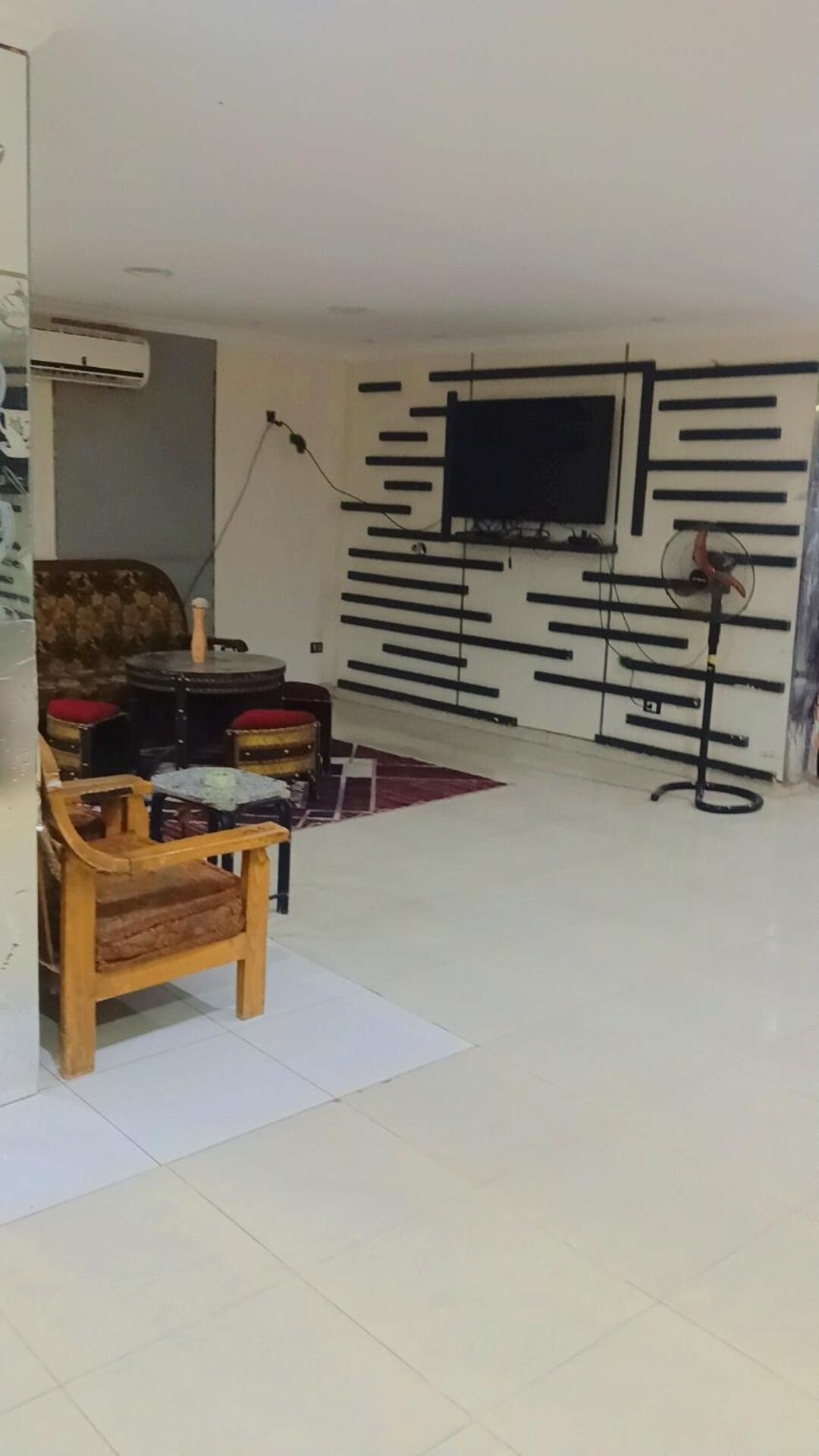 Falcon pyramids inn - Photo 69