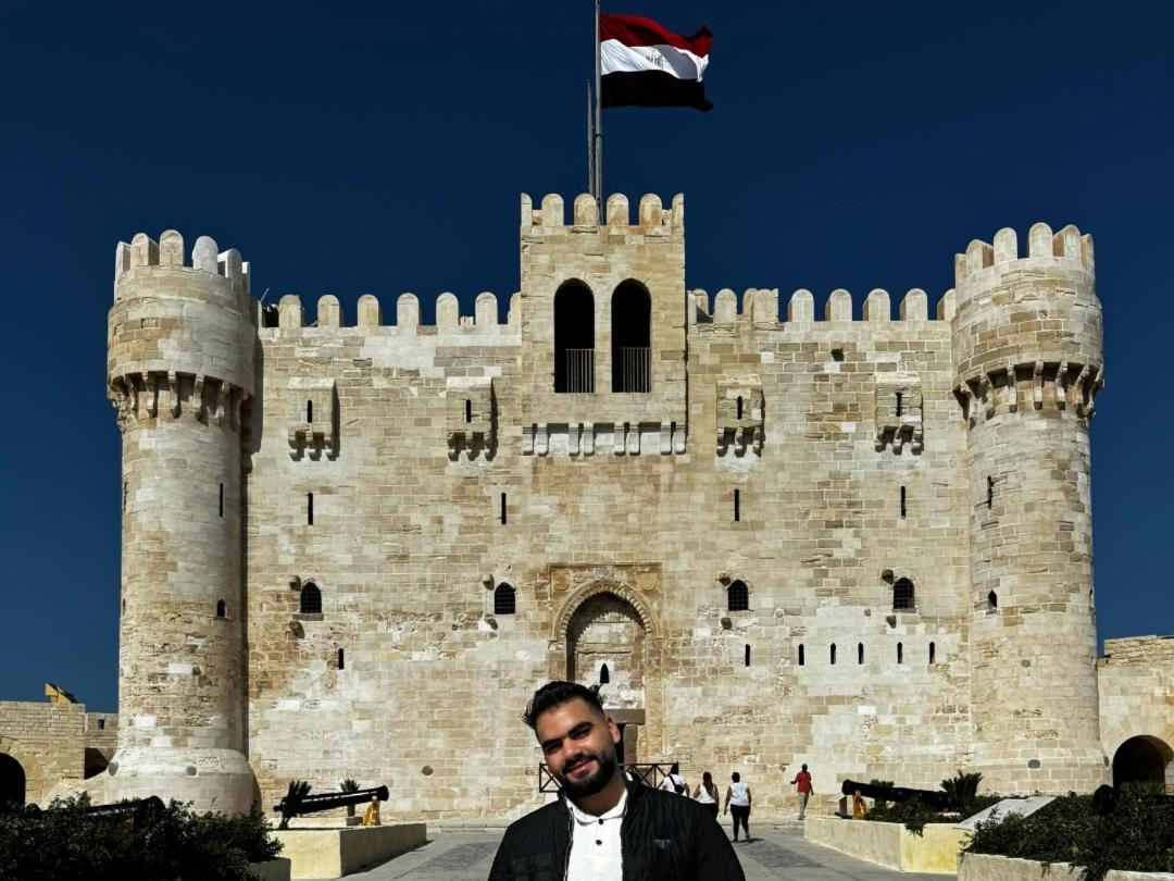 Falcon pyramids inn - Photo 61