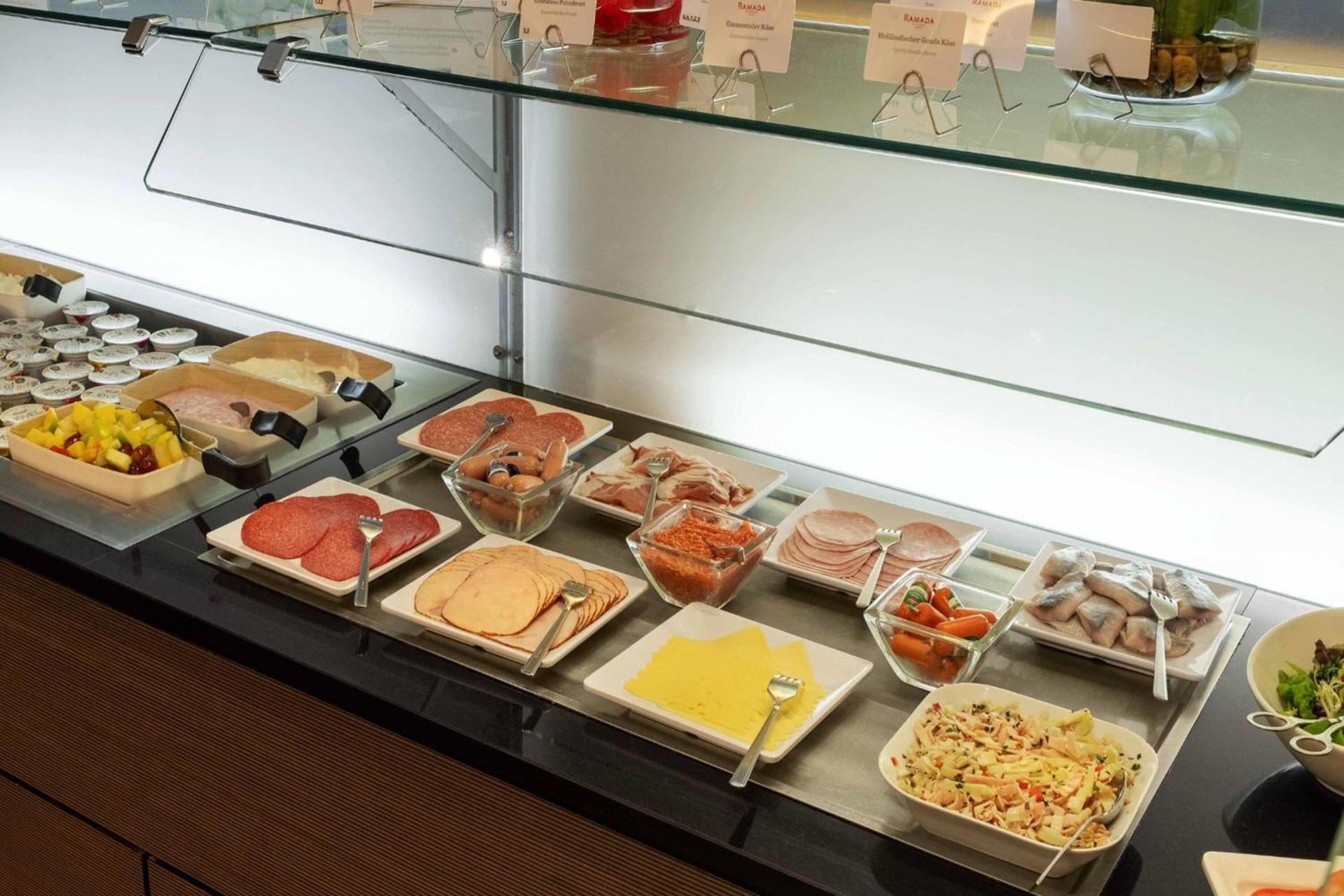 Ramada by Wyndham Essen - Photo 87