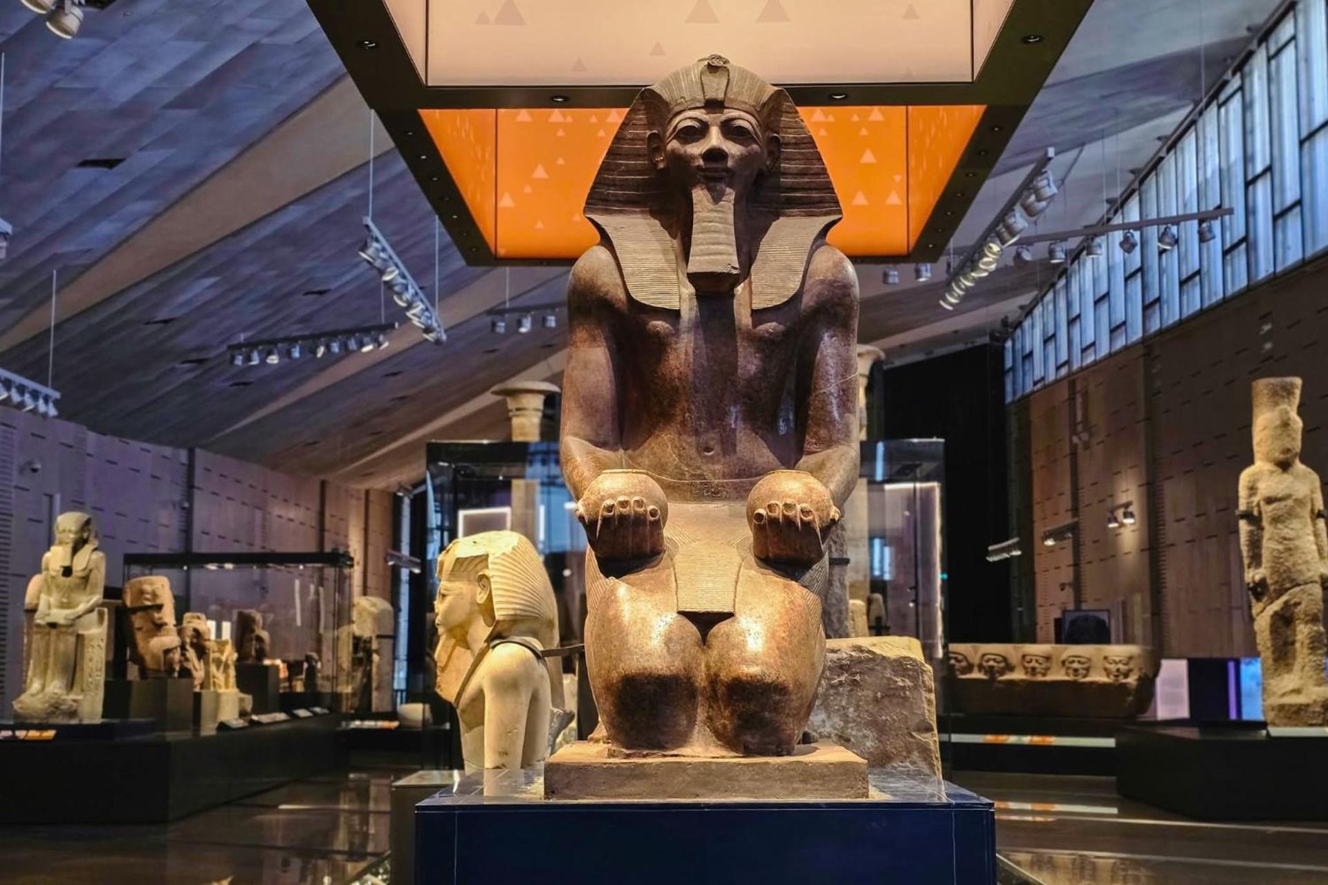 Falcon pyramids inn - Photo 42