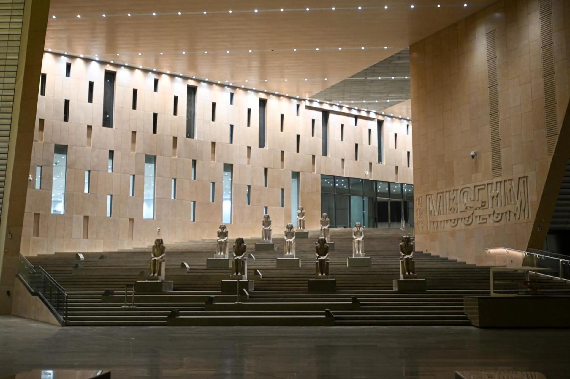 Falcon pyramids inn - Photo 41