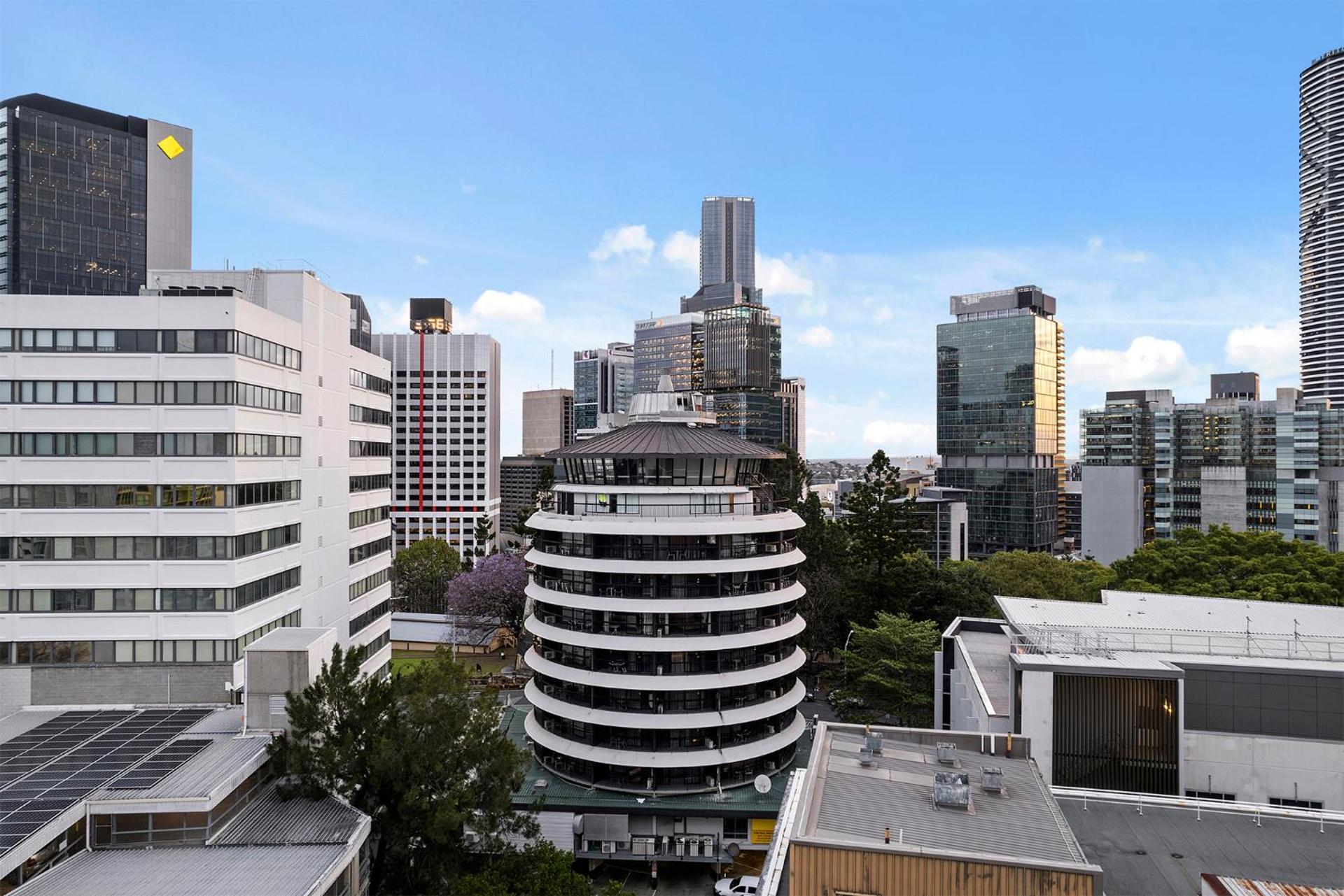 Madison Tower Mill Hotel - Photo 4