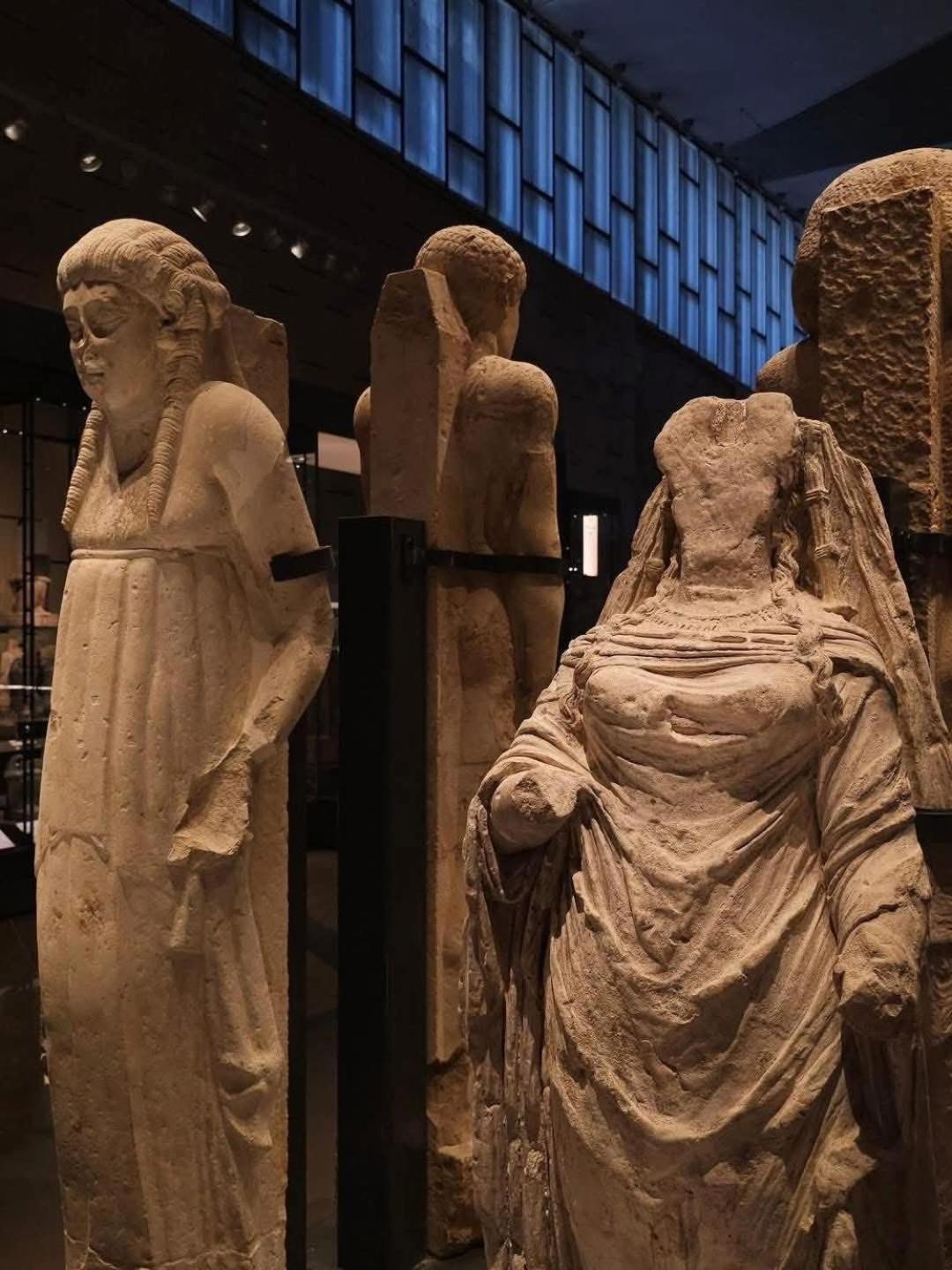 Falcon pyramids inn - Photo 110