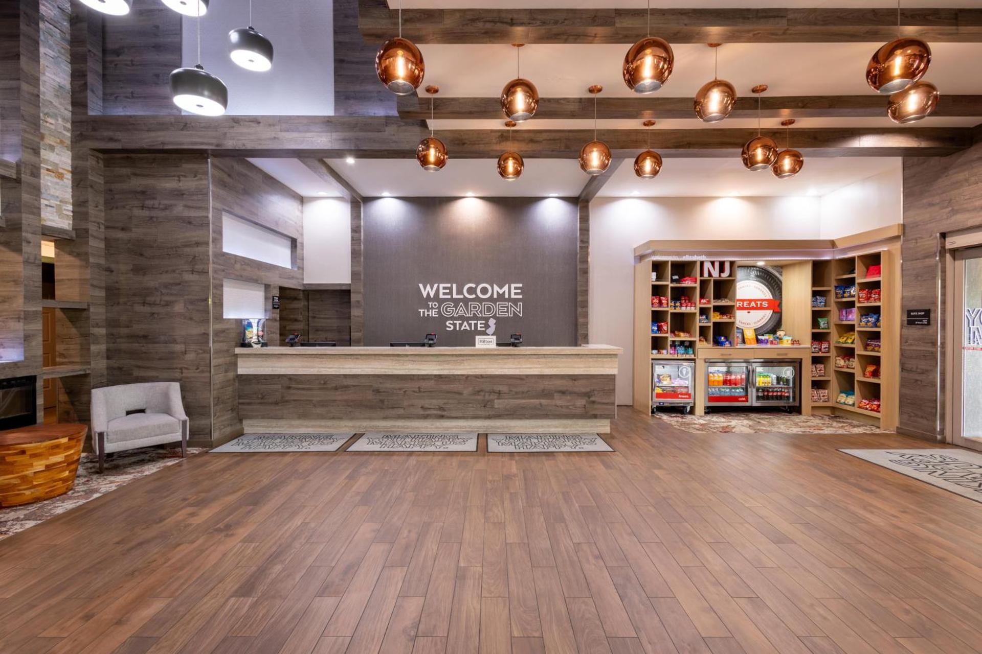 Hampton Inn & Suites By Hilton- Newark Airport Elizabeth - Photo 23
