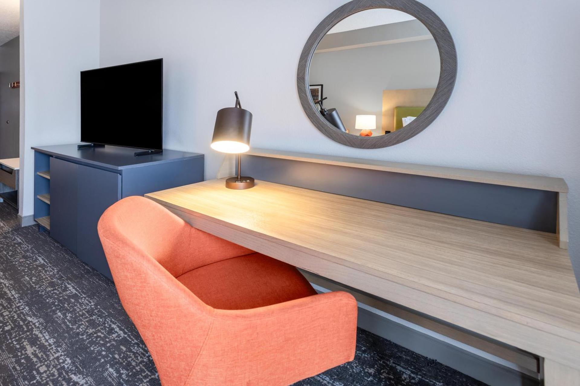 Hampton Inn & Suites By Hilton- Newark Airport Elizabeth - Photo 29