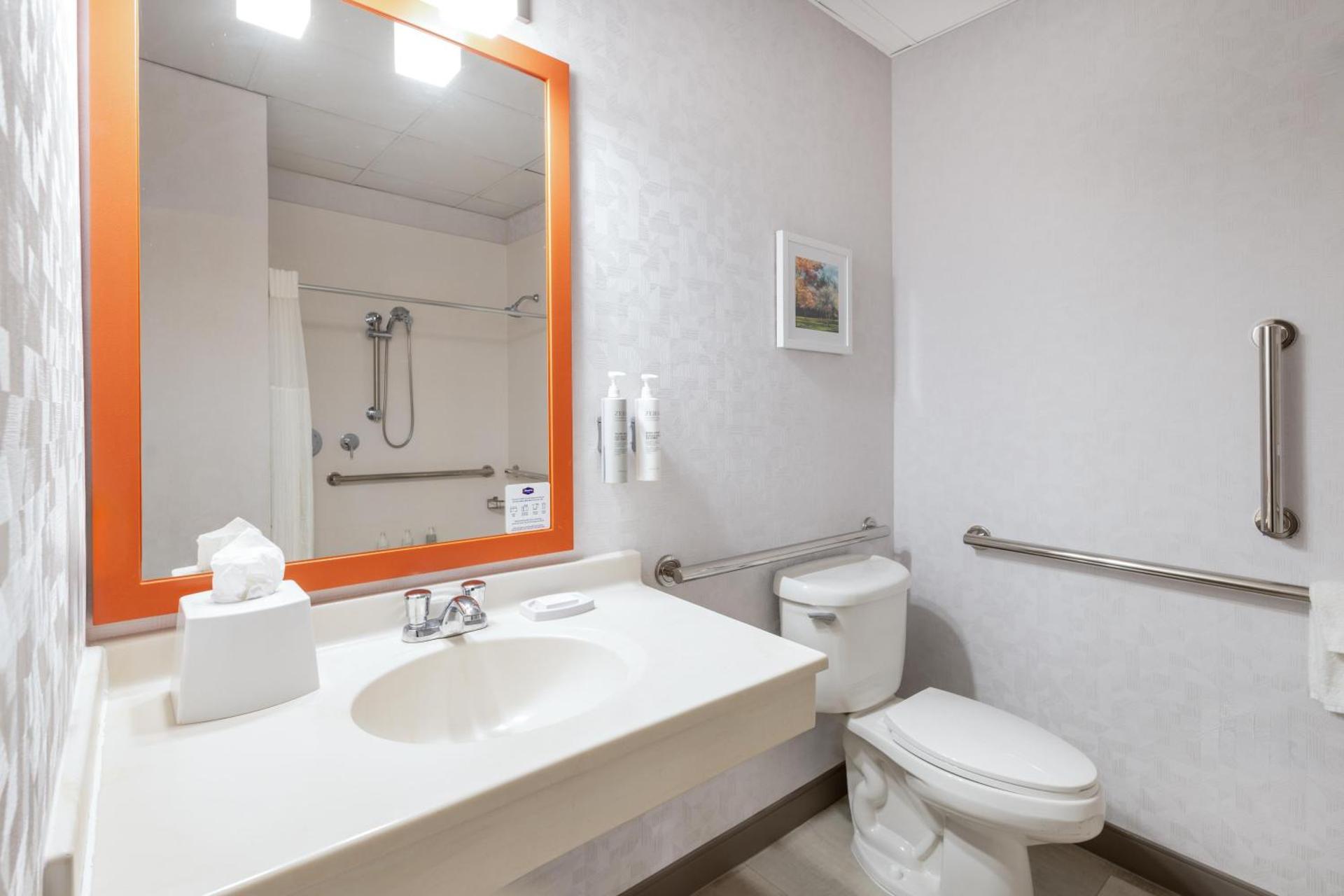 Hampton Inn & Suites By Hilton- Newark Airport Elizabeth - Photo 34