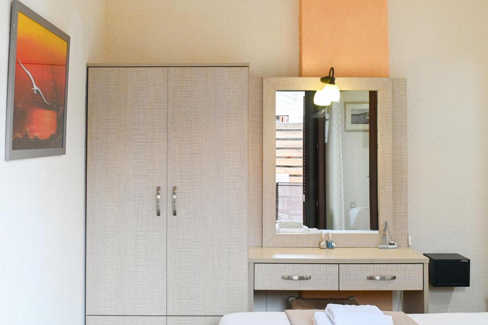 Agnanti Hotel Apartments - Photo 3