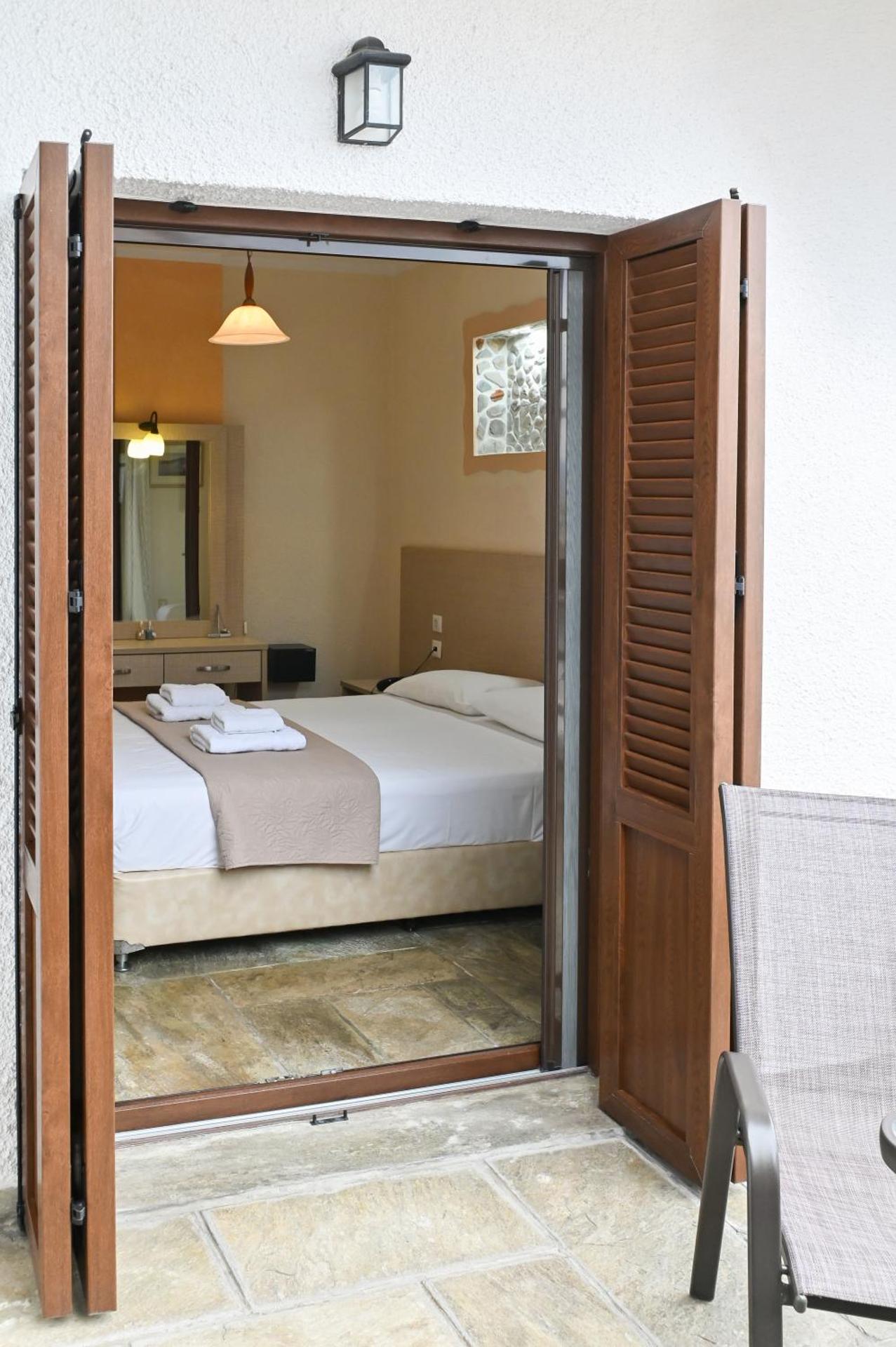 Agnanti Hotel Apartments - Photo 13