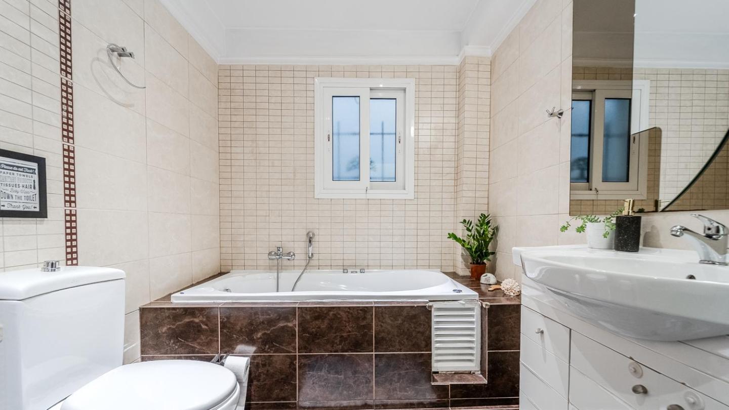 Piraeus Bright Apt - Photo 18