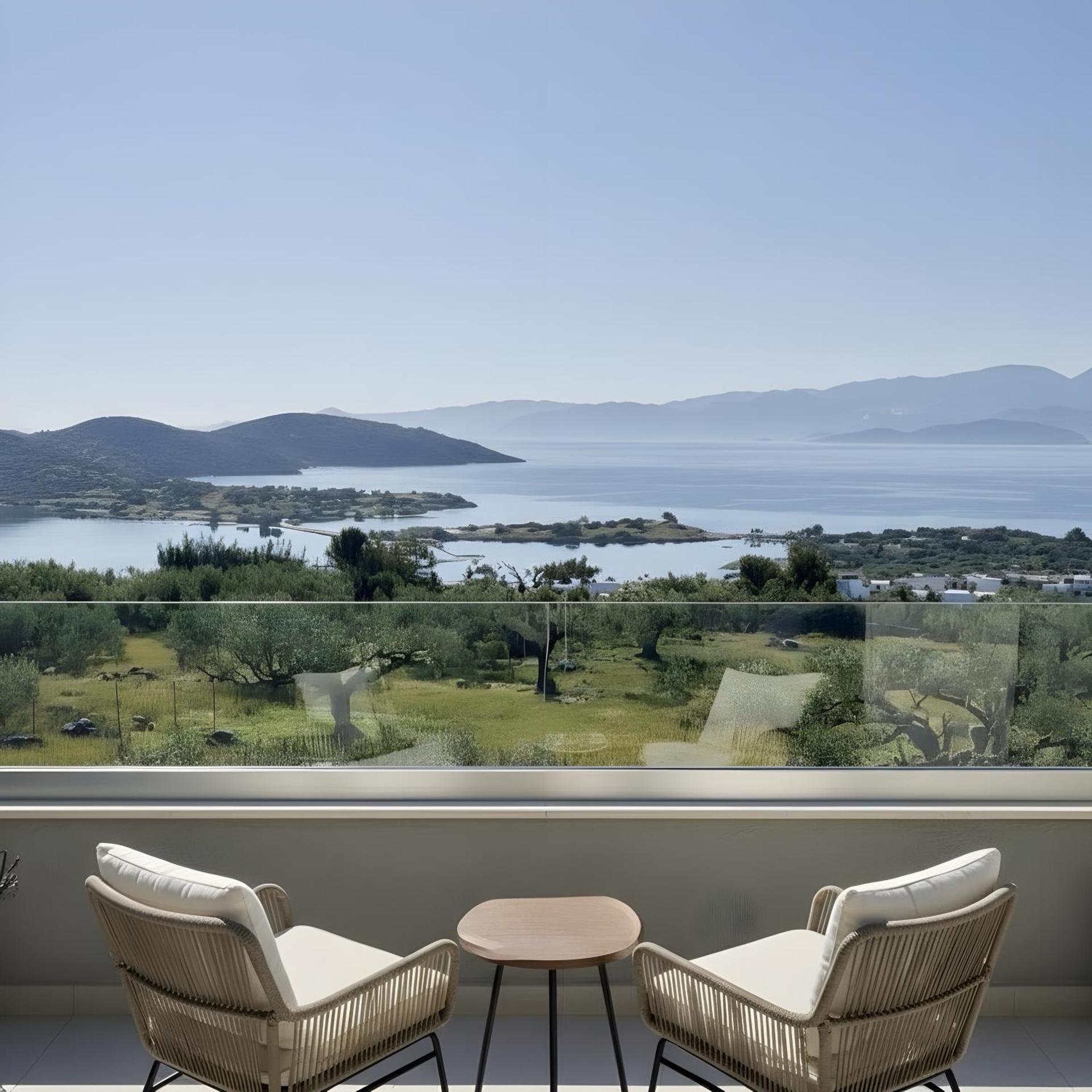 Junior Suite with Panoramic Sea View and Shared Pool