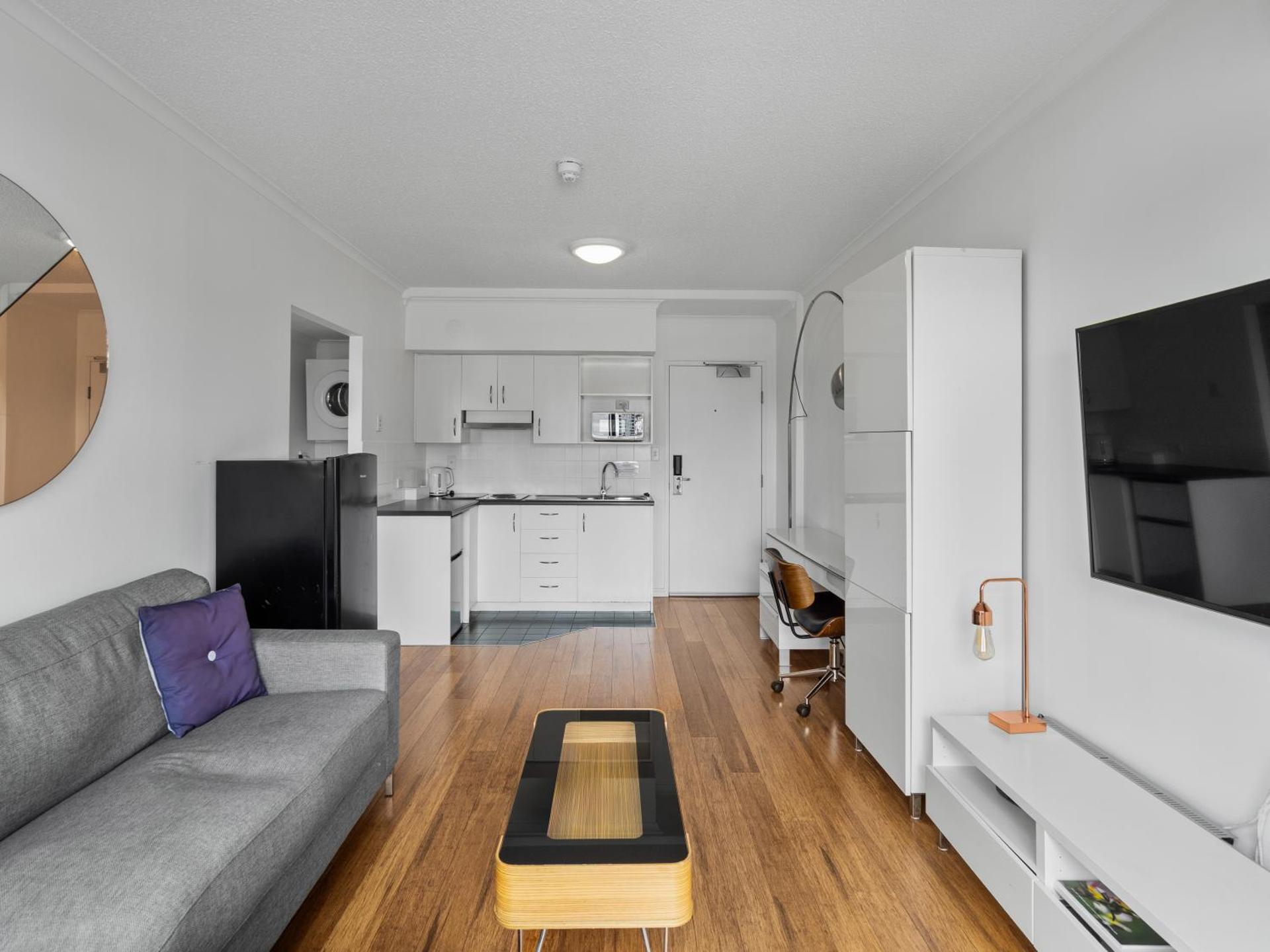 Central Brunswick Apartment Hotel - Photo 42