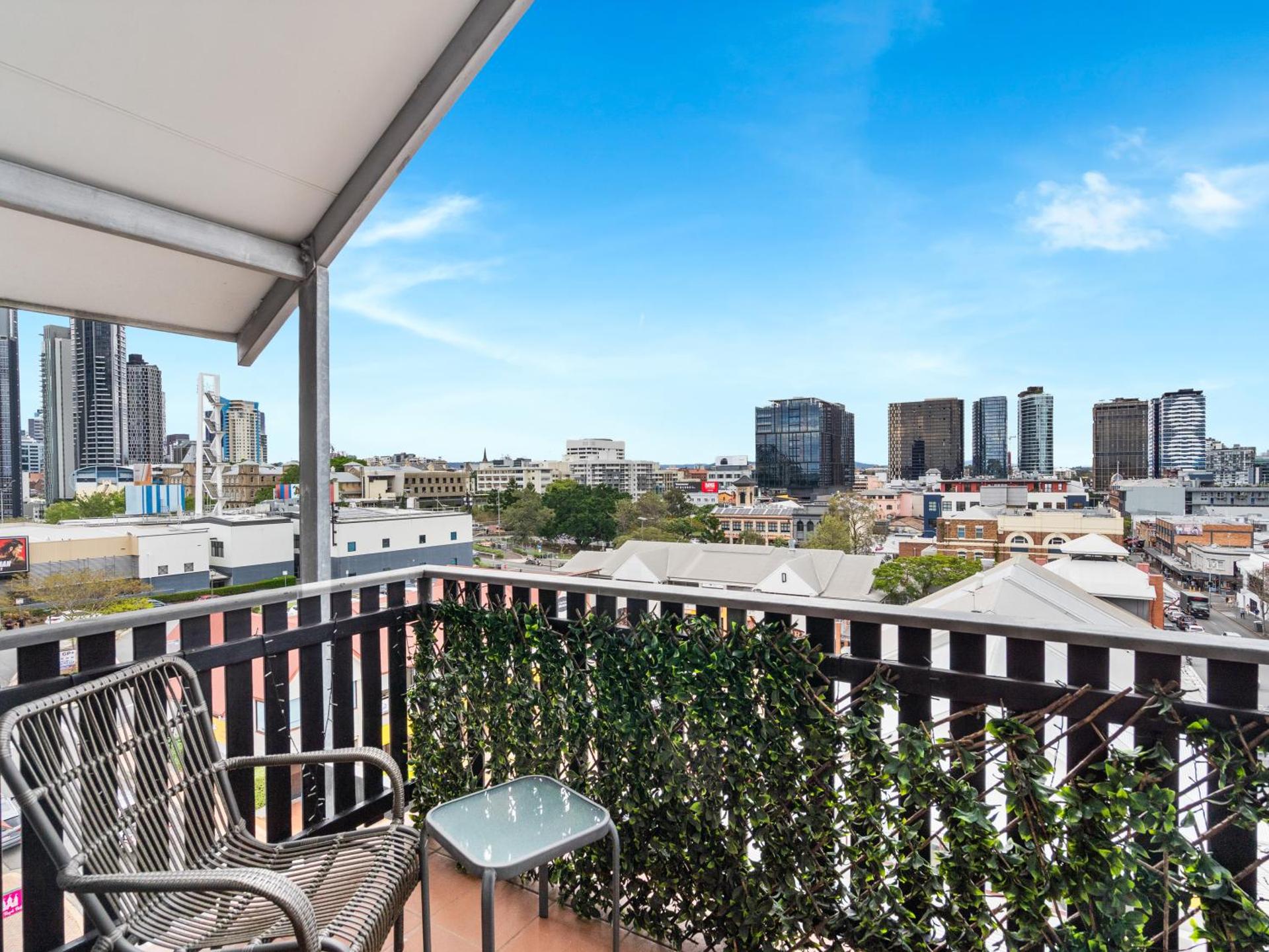 Central Brunswick Apartment Hotel - Photo 45