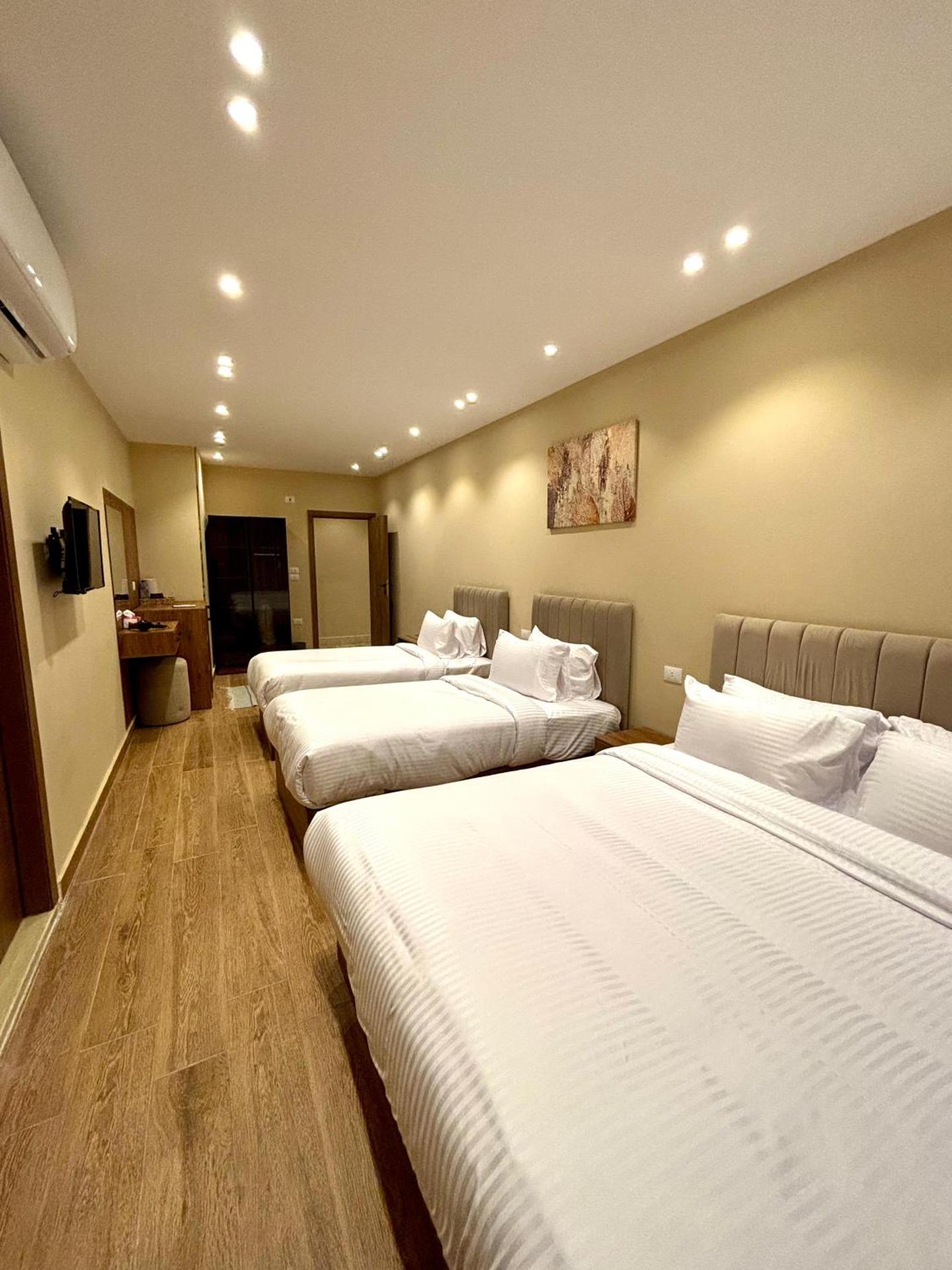 Quadruple Room with Private Bathroom