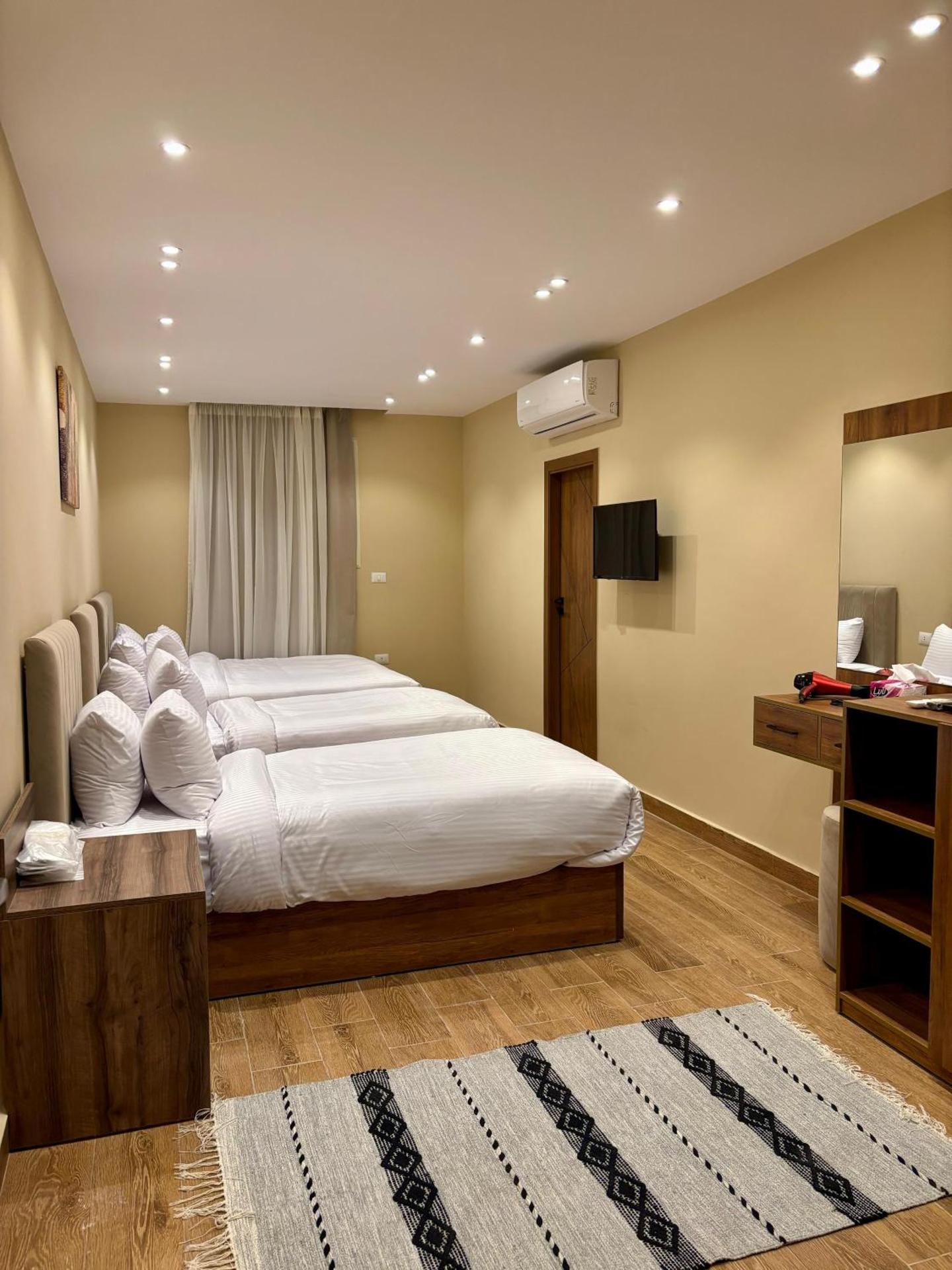 The Palace Pyramids View Hotel - Photo 74