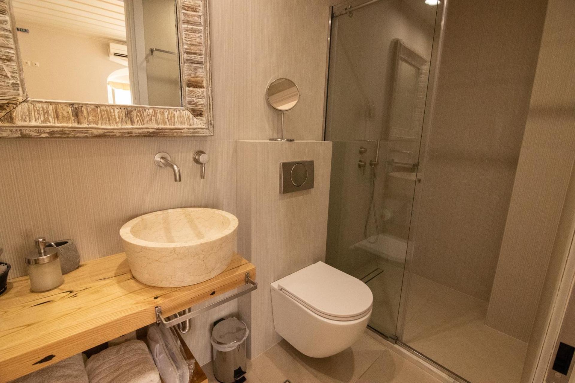 Amymone and Adiandi - Photo 195