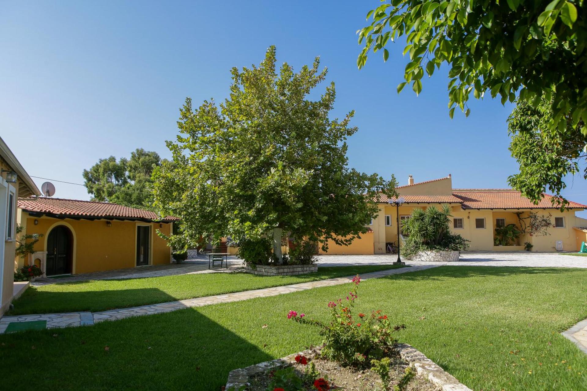 Sandy Beach Villas and Apartments - Photo 107