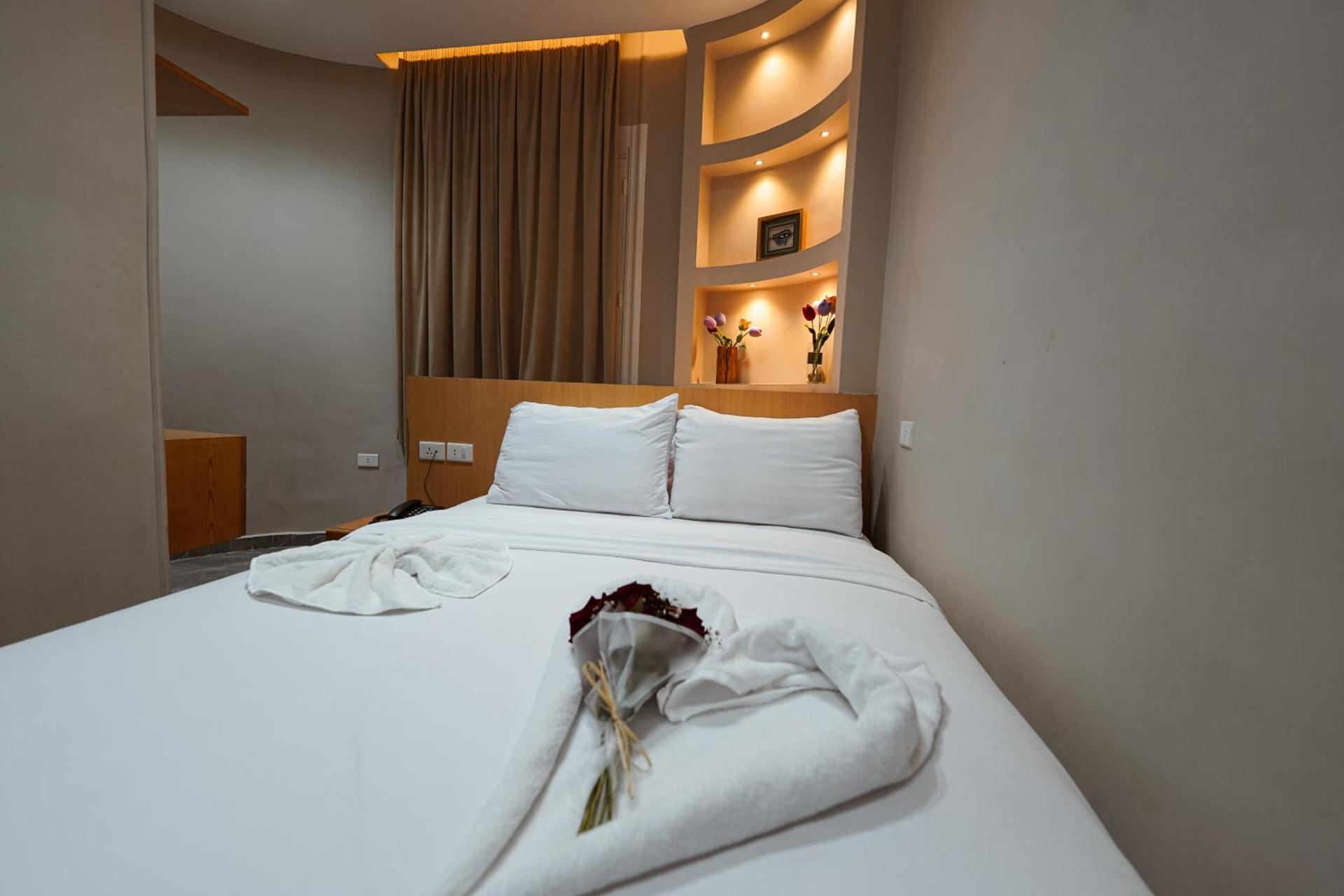 KASTELLO ROIAL PLAzA - Photo 52