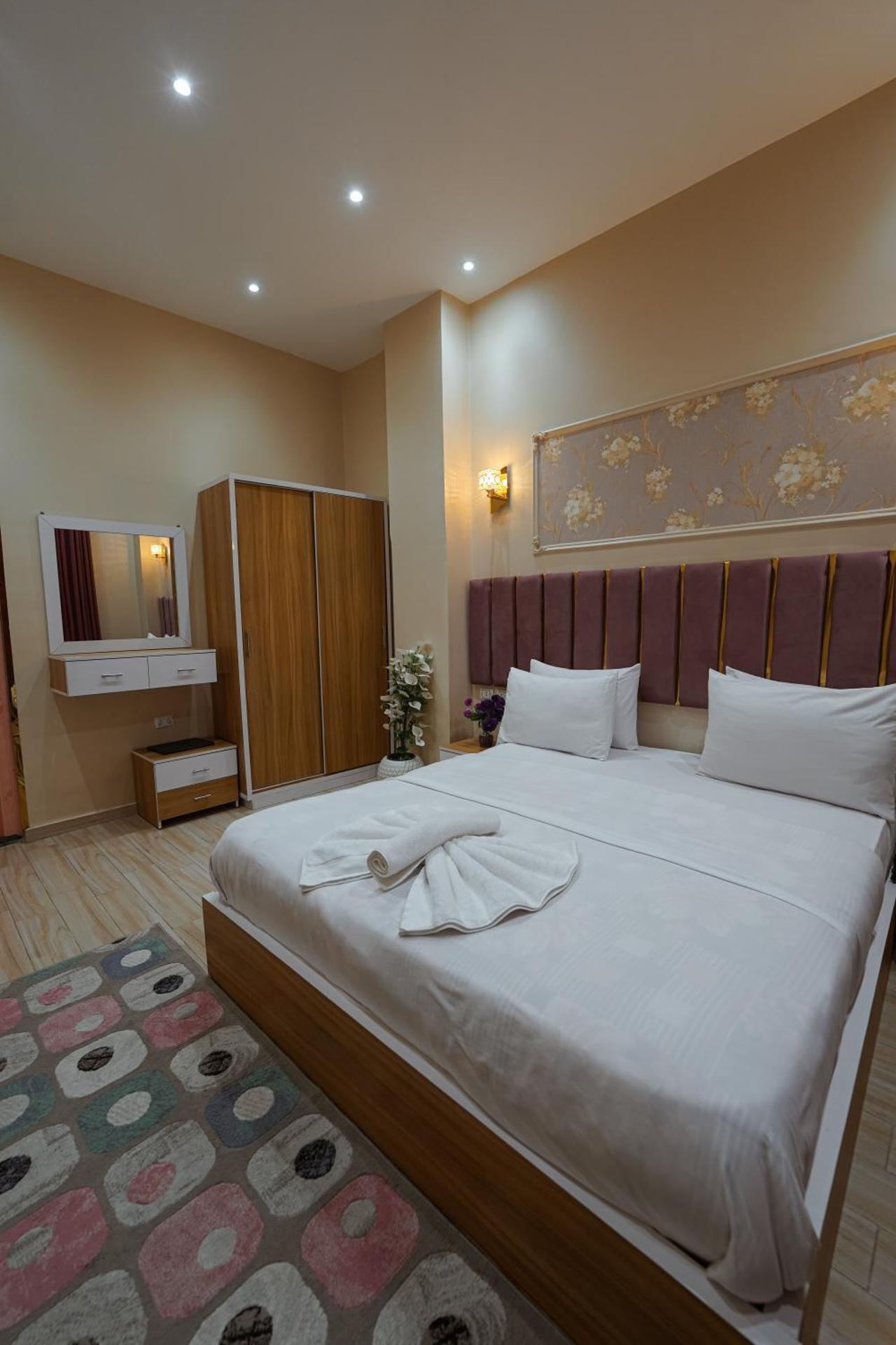 KASTELLO ROIAL PLAzA - Photo 84