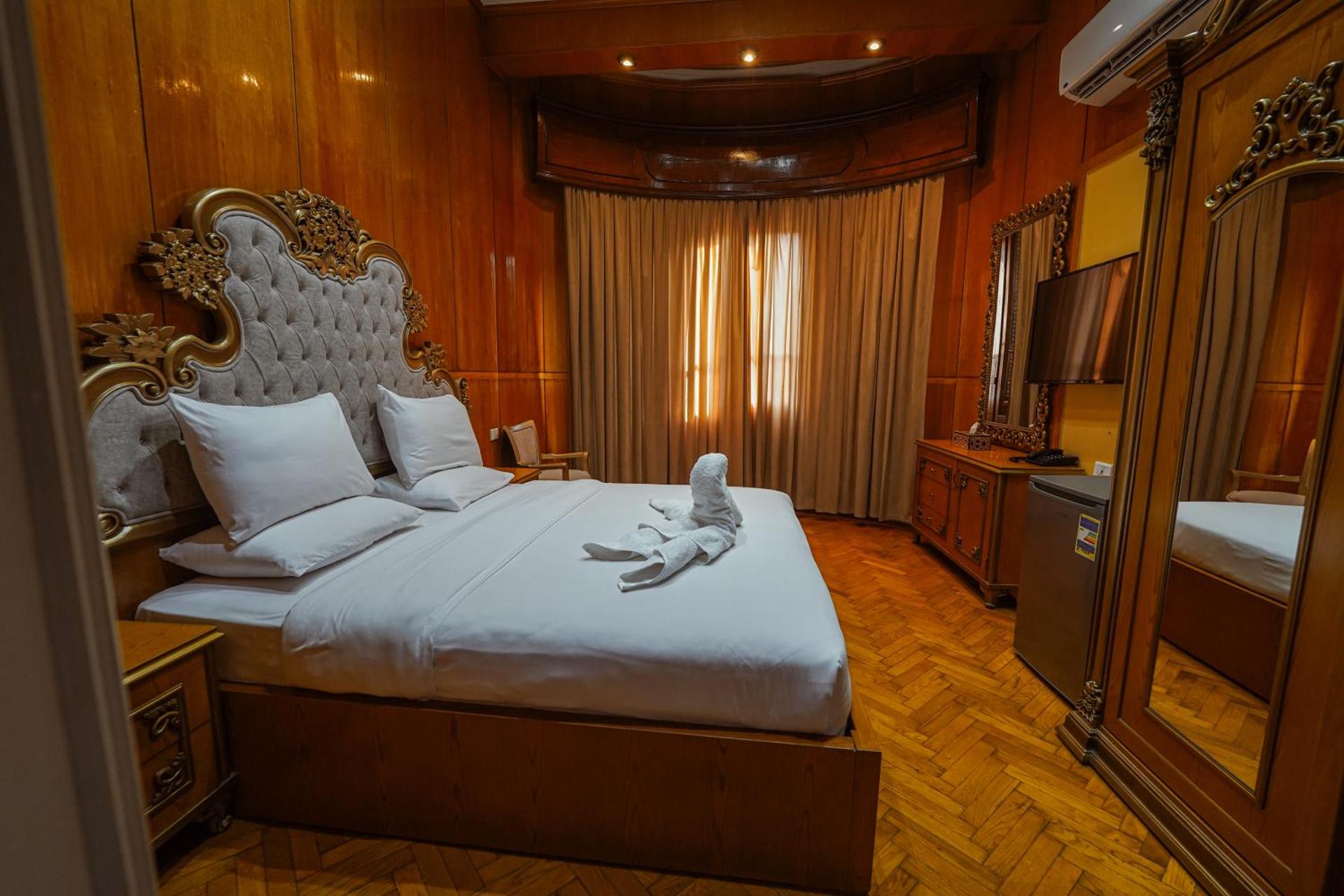 KASTELLO ROIAL PLAzA - Photo 16