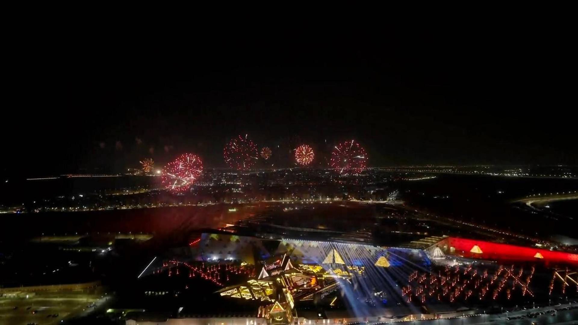 Golden king pyramids view INN - Photo 22