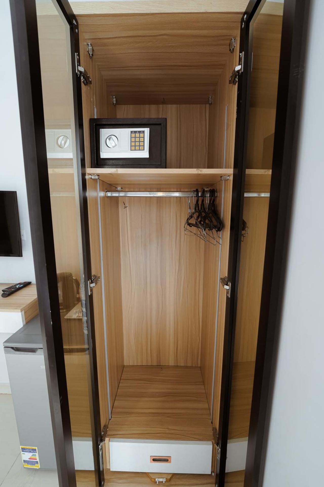 KASTELLO ROIAL PLAzA - Photo 24