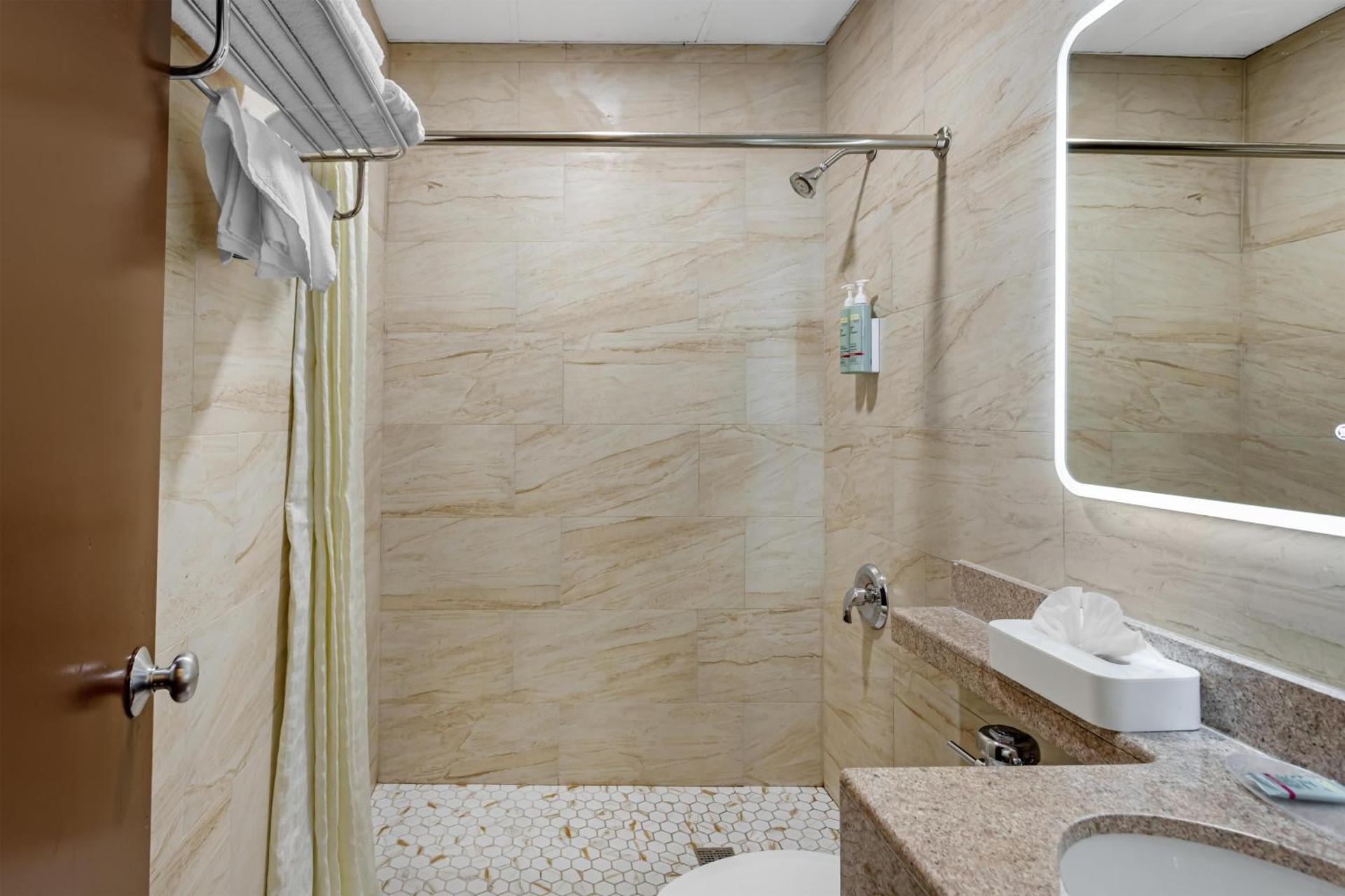 Best Western Jamaica Inn - Photo 10