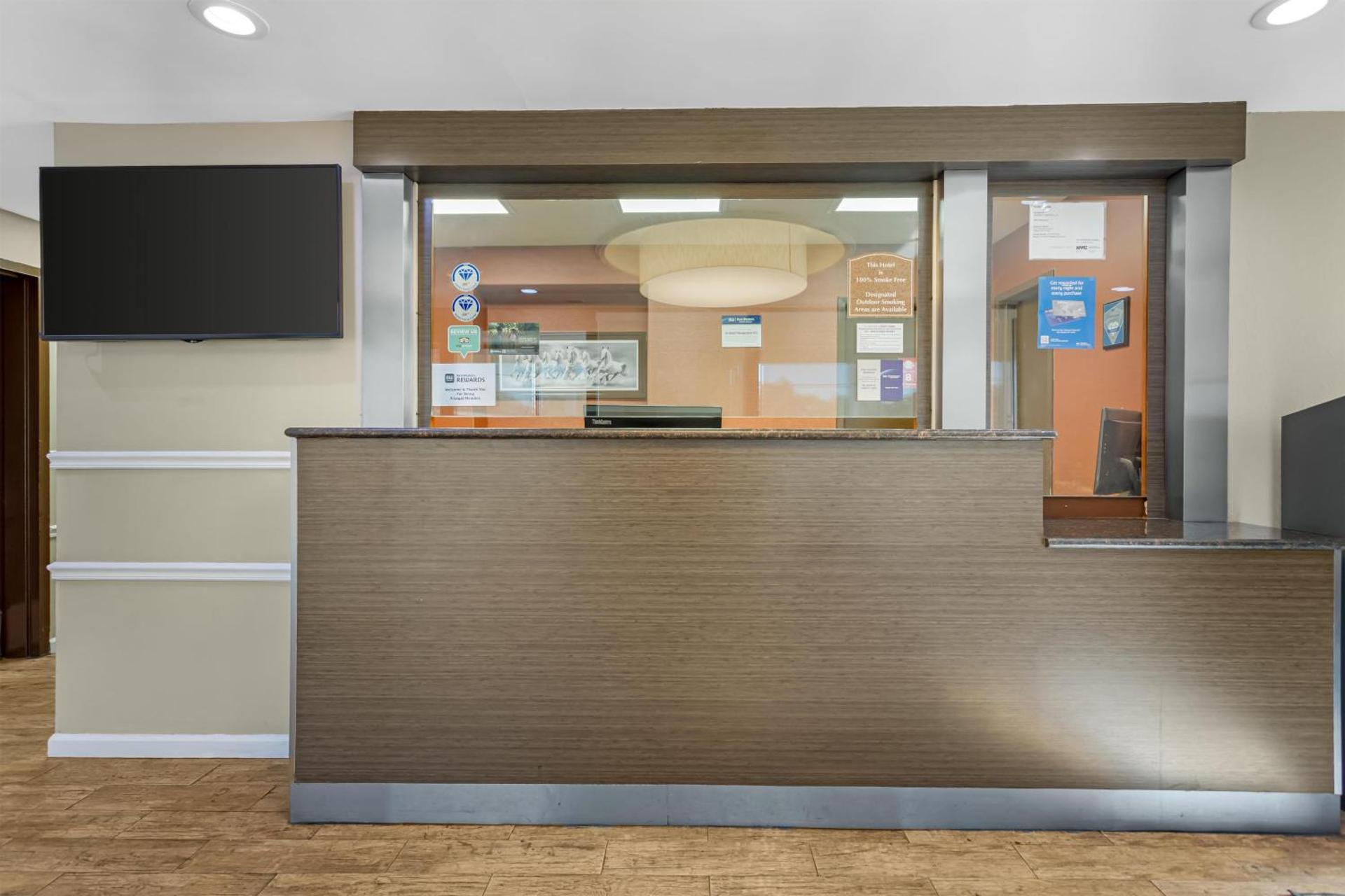 Best Western Jamaica Inn - Photo 16