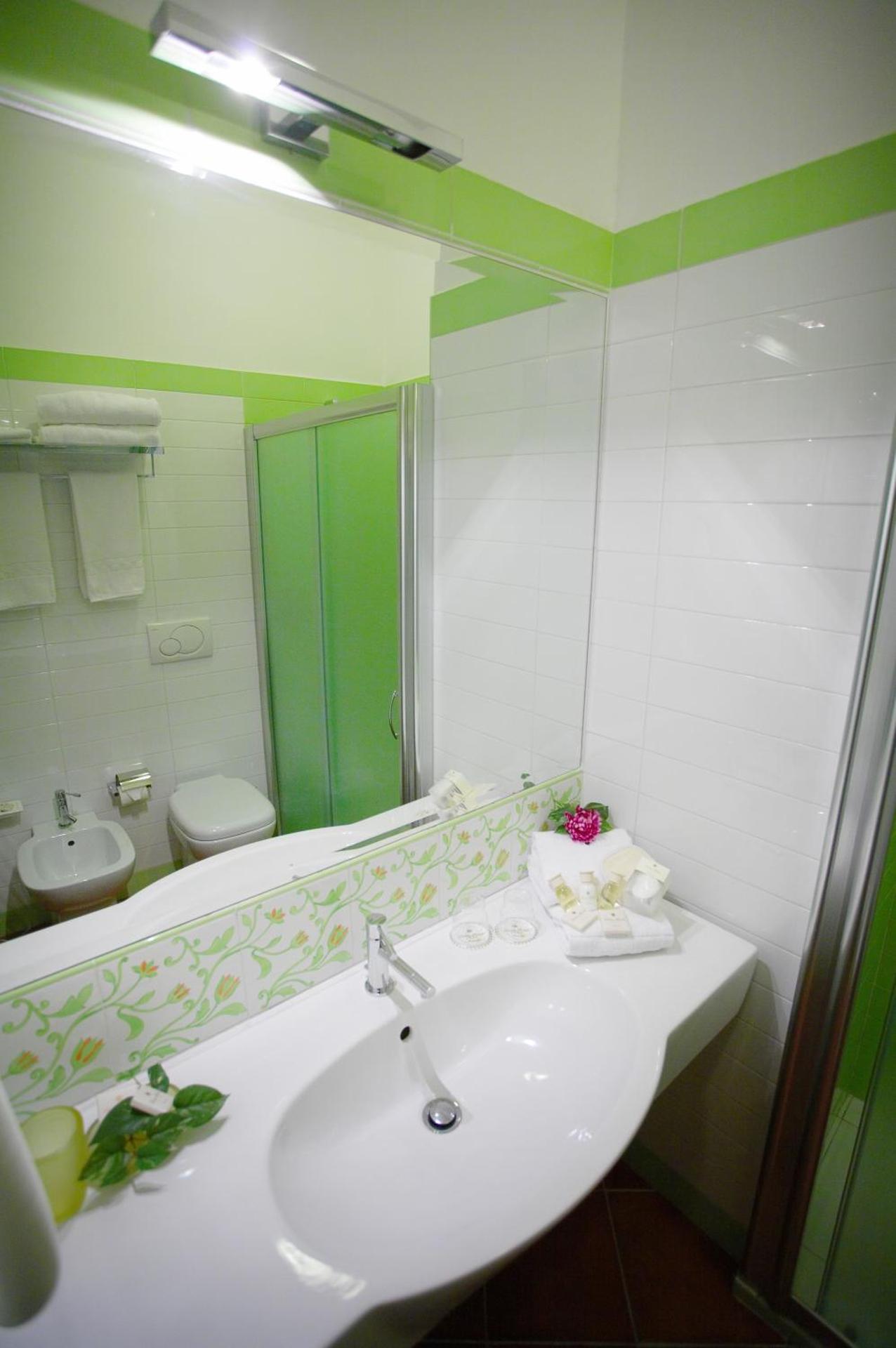 Hotel Sirius - Photo 23