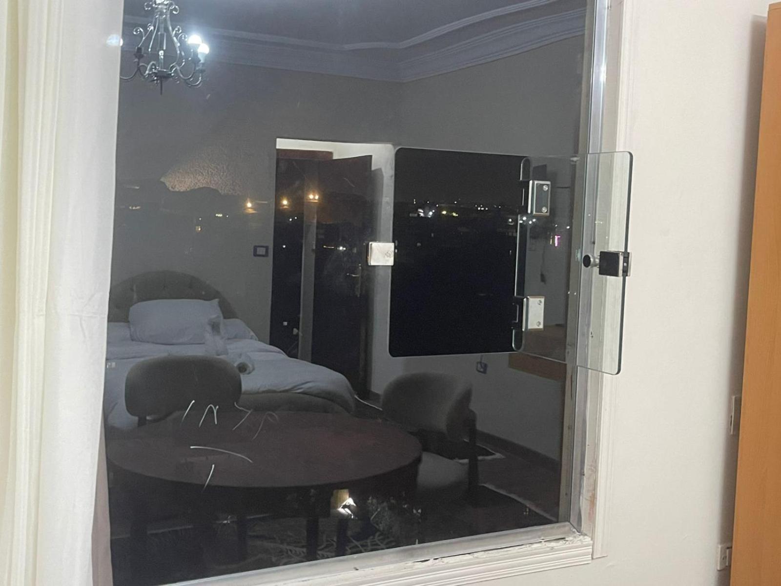 Three pyramids view & jacuzzi - Photo 28