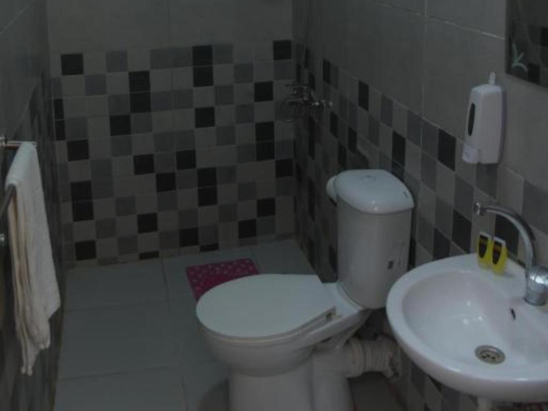 Classic Pyramids inn - Photo 11