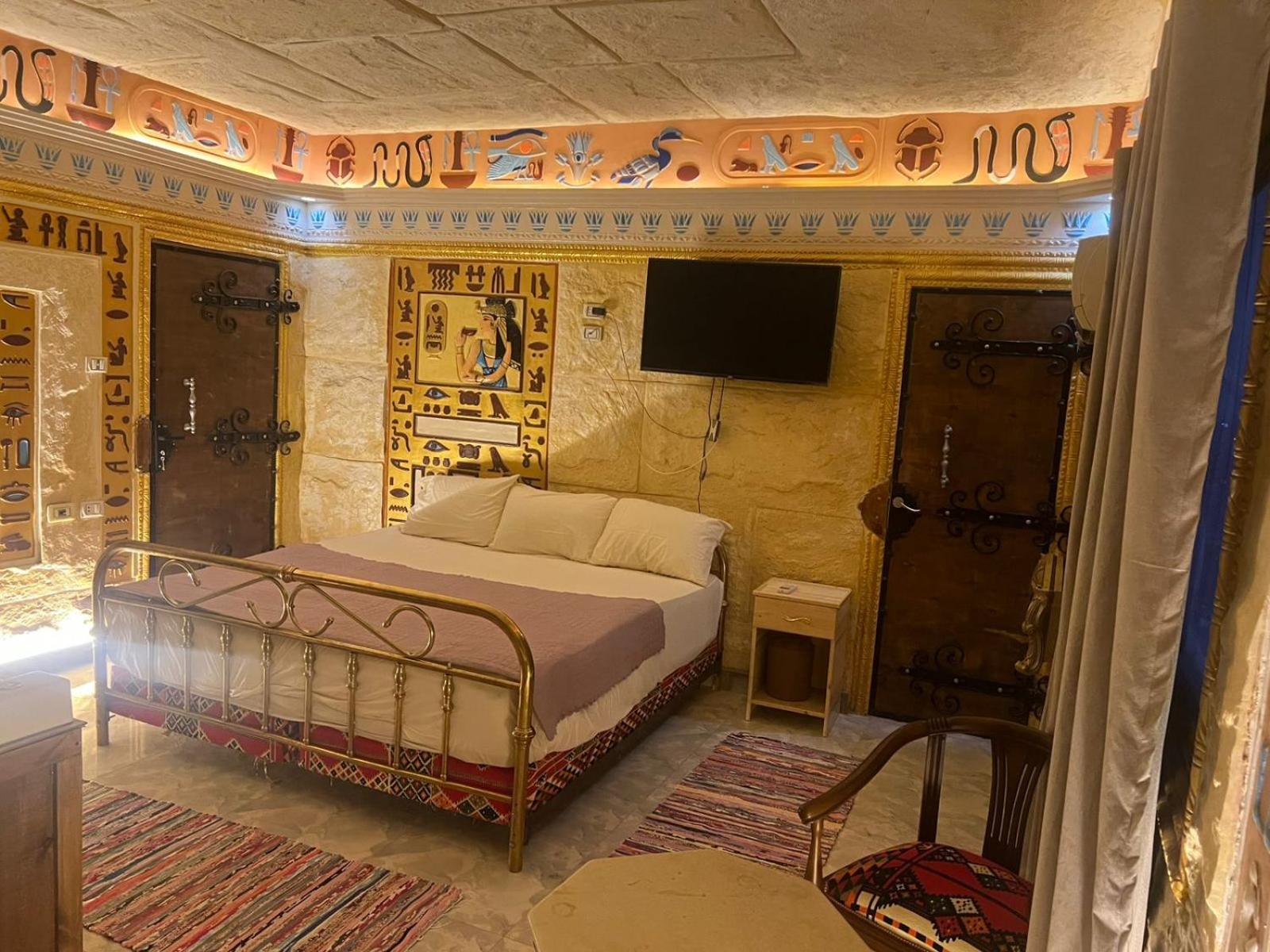 Pyramids Mystery Inn - Photo 23