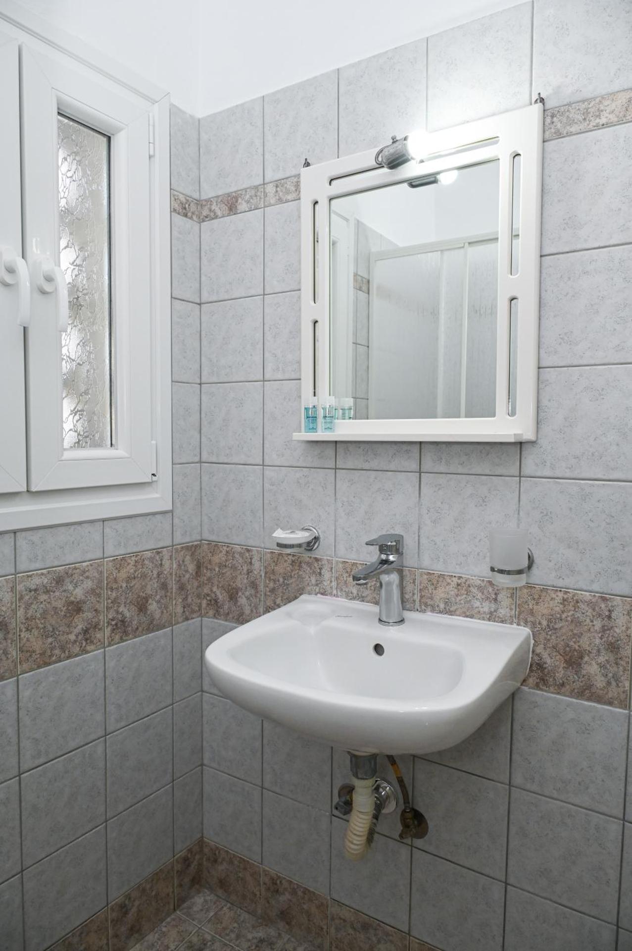 Akrothalassia - Photo 11